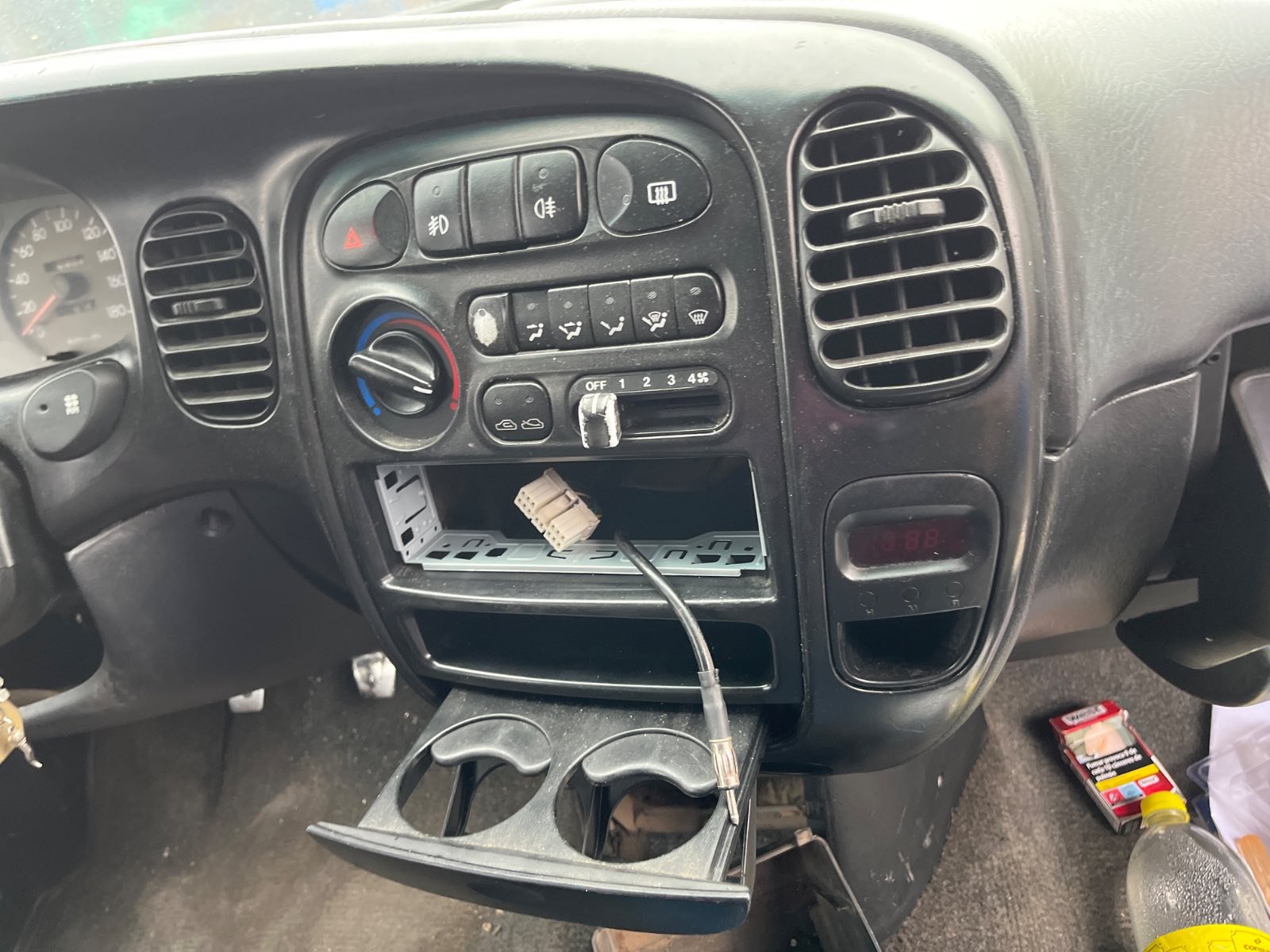 MANGUETA DELANTERA DERECHA HYUNDAI H-1 Furgoneta - recambio desguace - vista 18