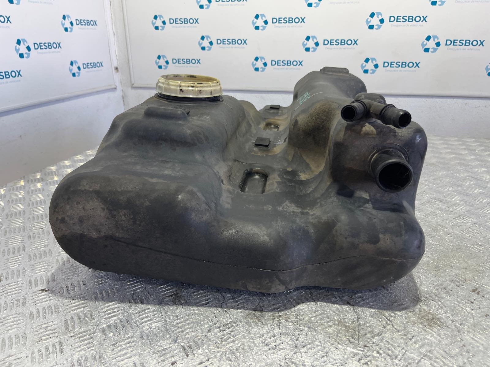 DEPOSITO COMBUSTIBLE IVECO DAILY VI Caja/Chasis - recambio desguace - vista 3