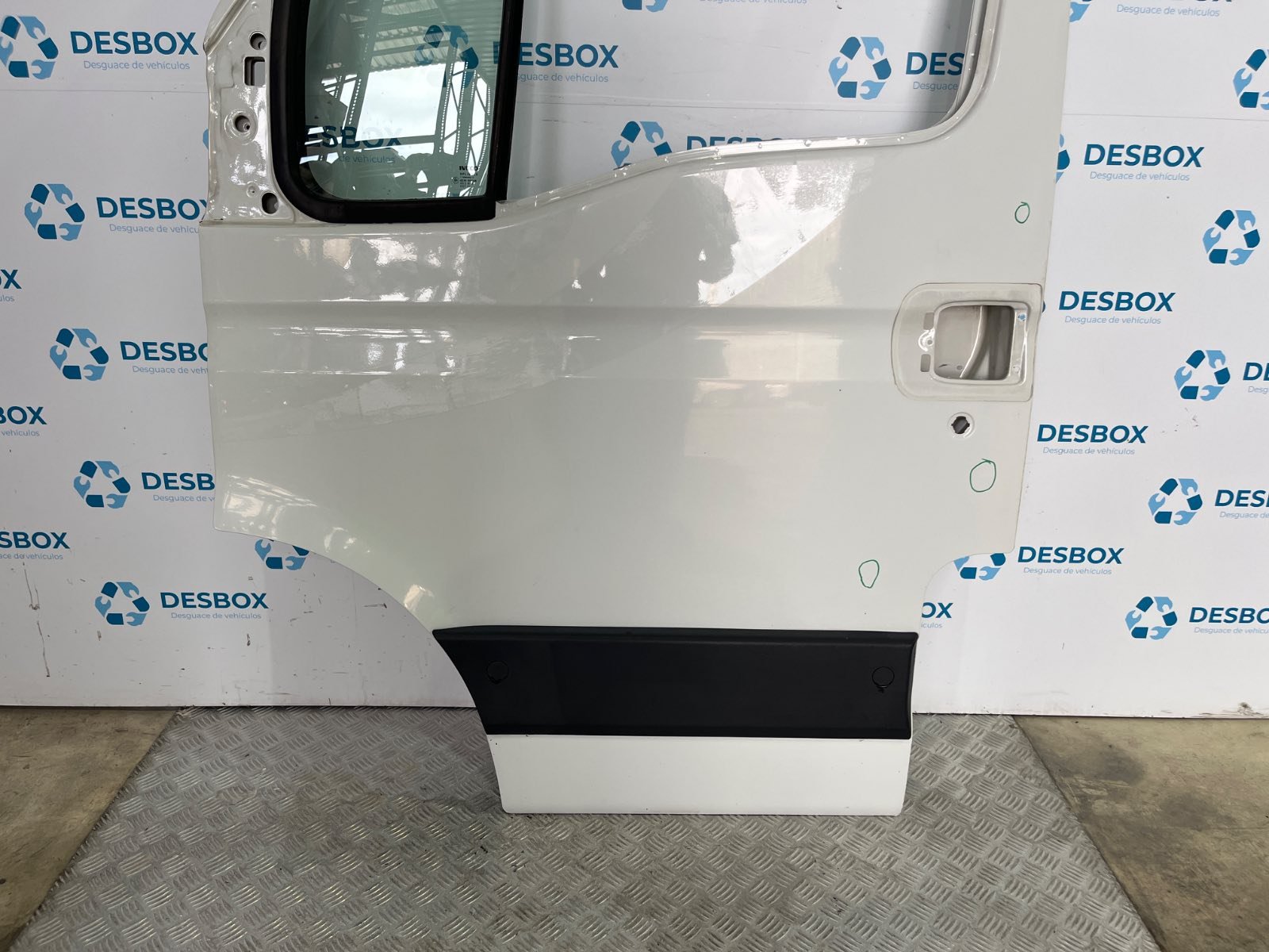 PUERTA DELANTERA IZQUIERDA IVECO DAILY VI Caja/Chasis - recambio desguace - vista 5