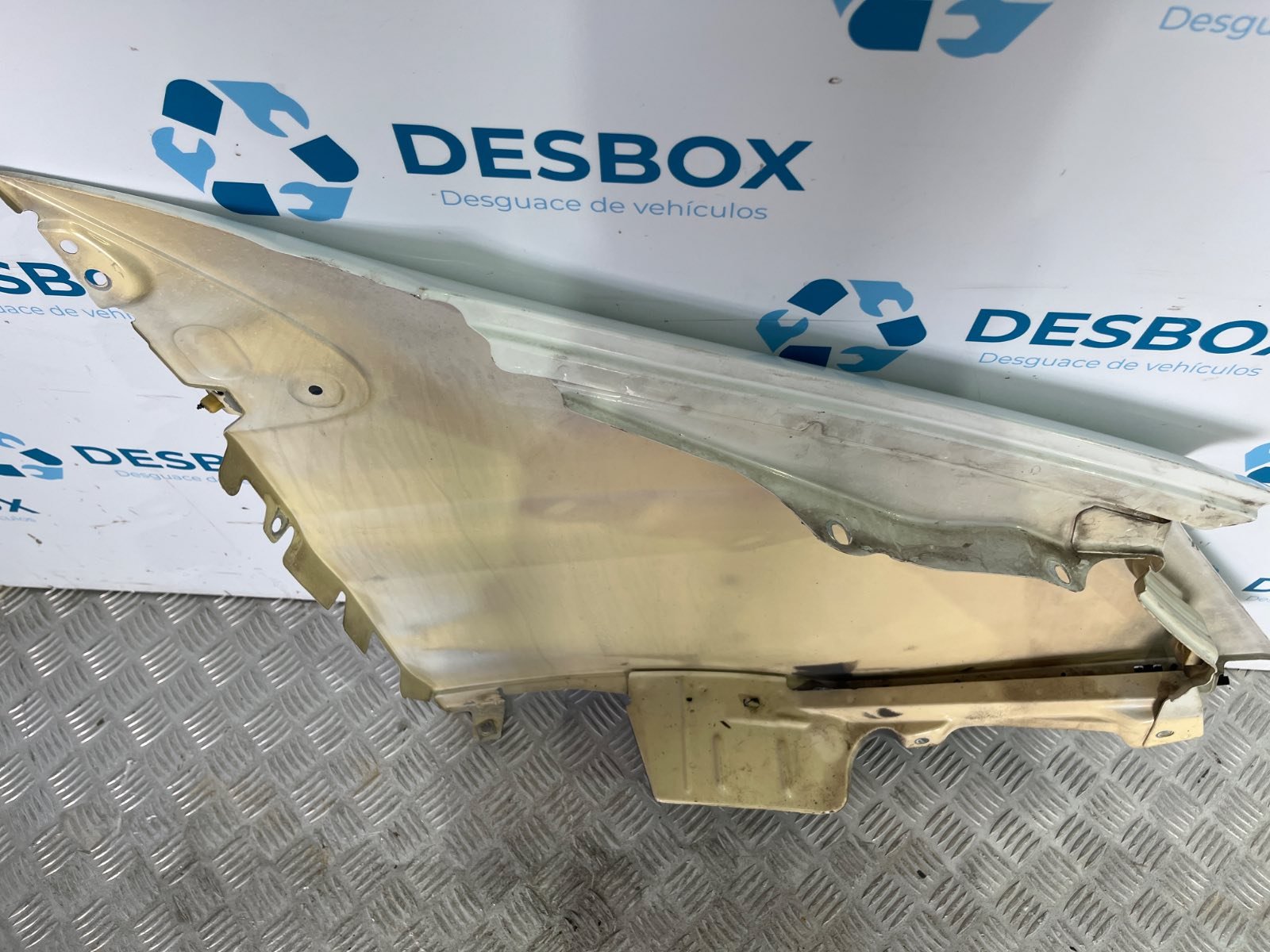 ALETA DELANTERA IZQUIERDA IVECO DAILY VI Caja/Chasis - recambio desguace - vista 6