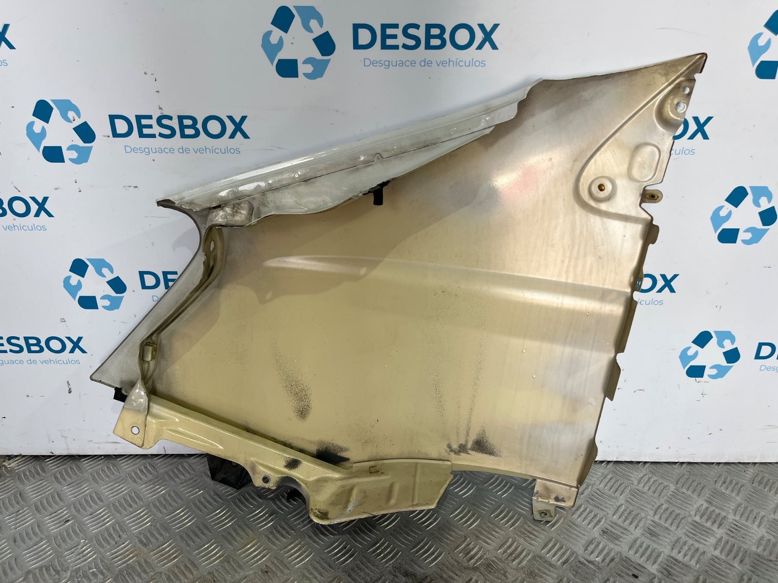 ALETA DELANTERA DERECHA IVECO DAILY VI Caja/Chasis - recambio desguace - vista 3