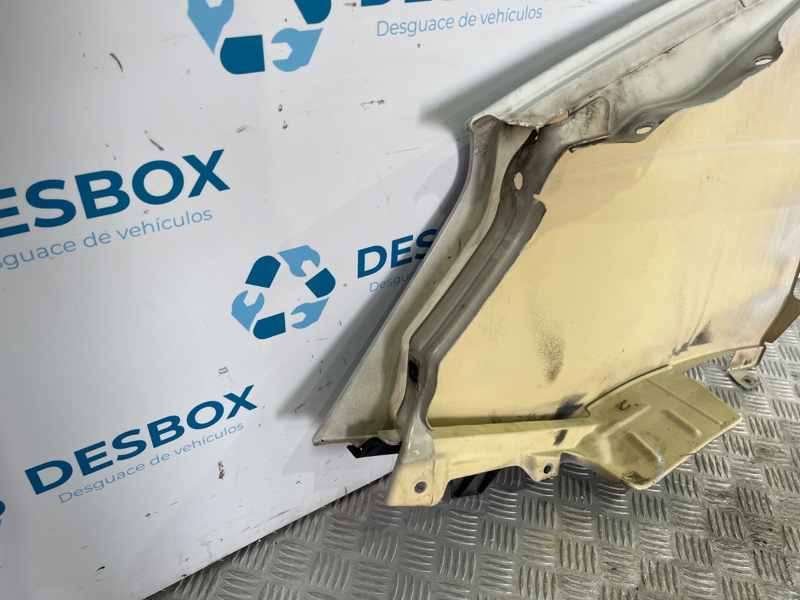 ALETA DELANTERA DERECHA IVECO DAILY VI Caja/Chasis - recambio desguace - vista 2