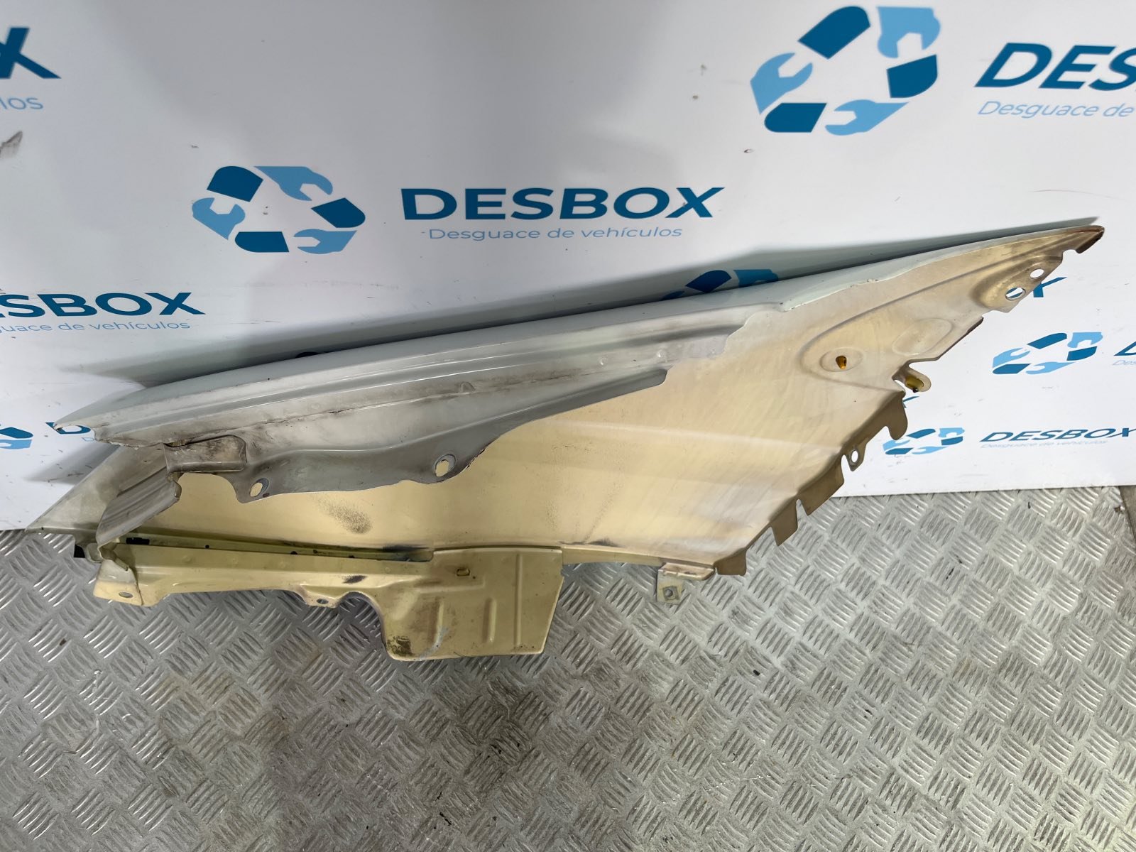 ALETA DELANTERA DERECHA IVECO DAILY VI Caja/Chasis - recambio desguace - vista 4