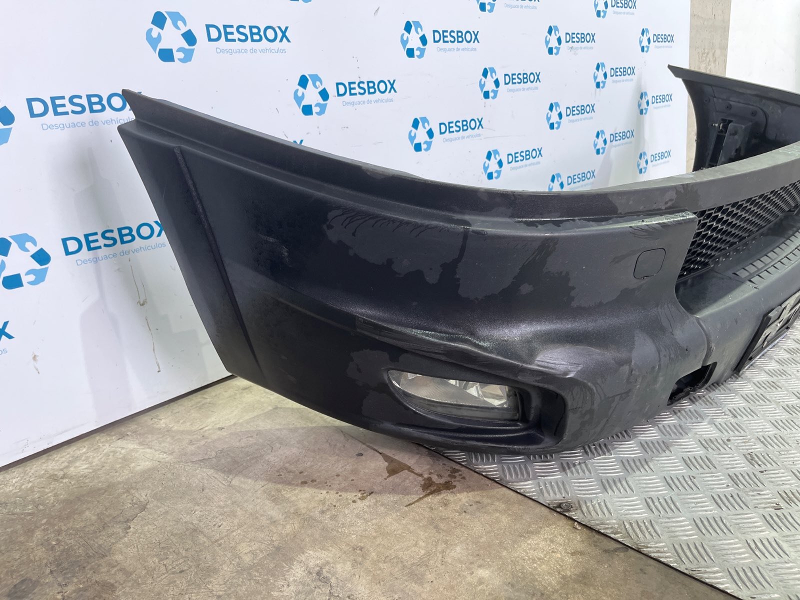PARAGOLPES DELANTERO IVECO DAILY VI Caja/Chasis - recambio desguace - vista 2
