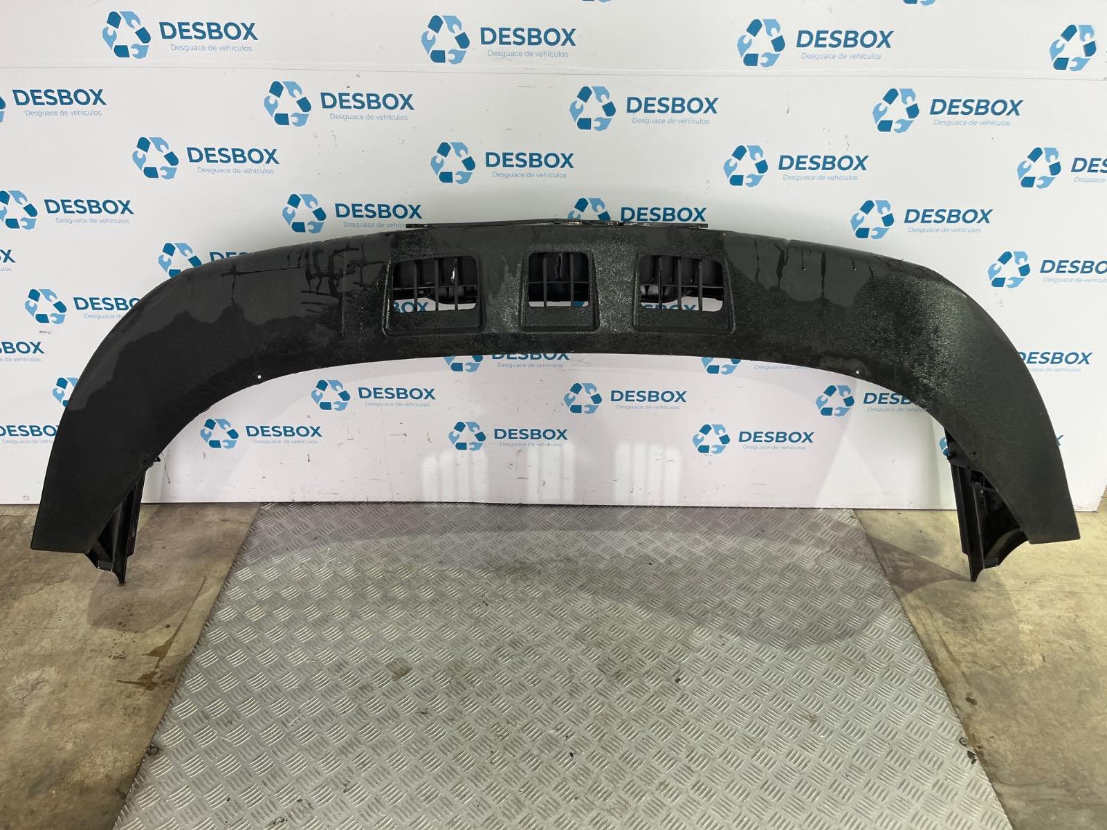 PARAGOLPES DELANTERO IVECO DAILY VI Caja/Chasis - recambio desguace - vista 4