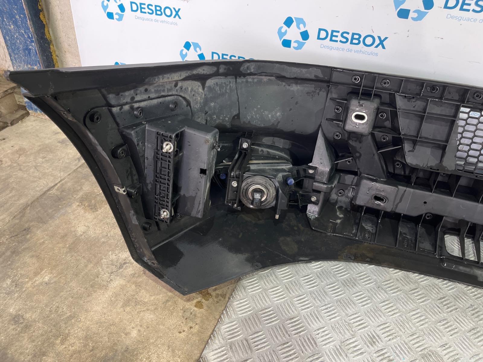 PARAGOLPES DELANTERO IVECO DAILY VI Caja/Chasis - recambio desguace - vista 6