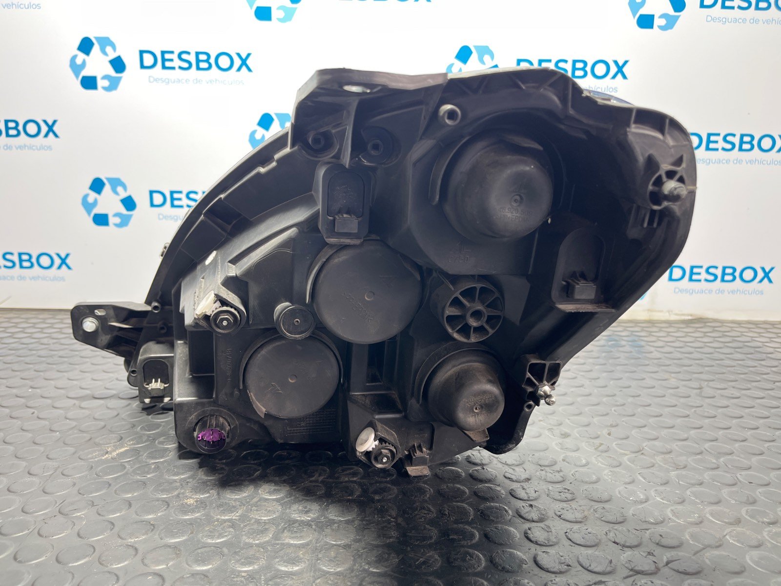 FARO DERECHO IVECO DAILY VI Caja/Chasis - recambio desguace - vista 4