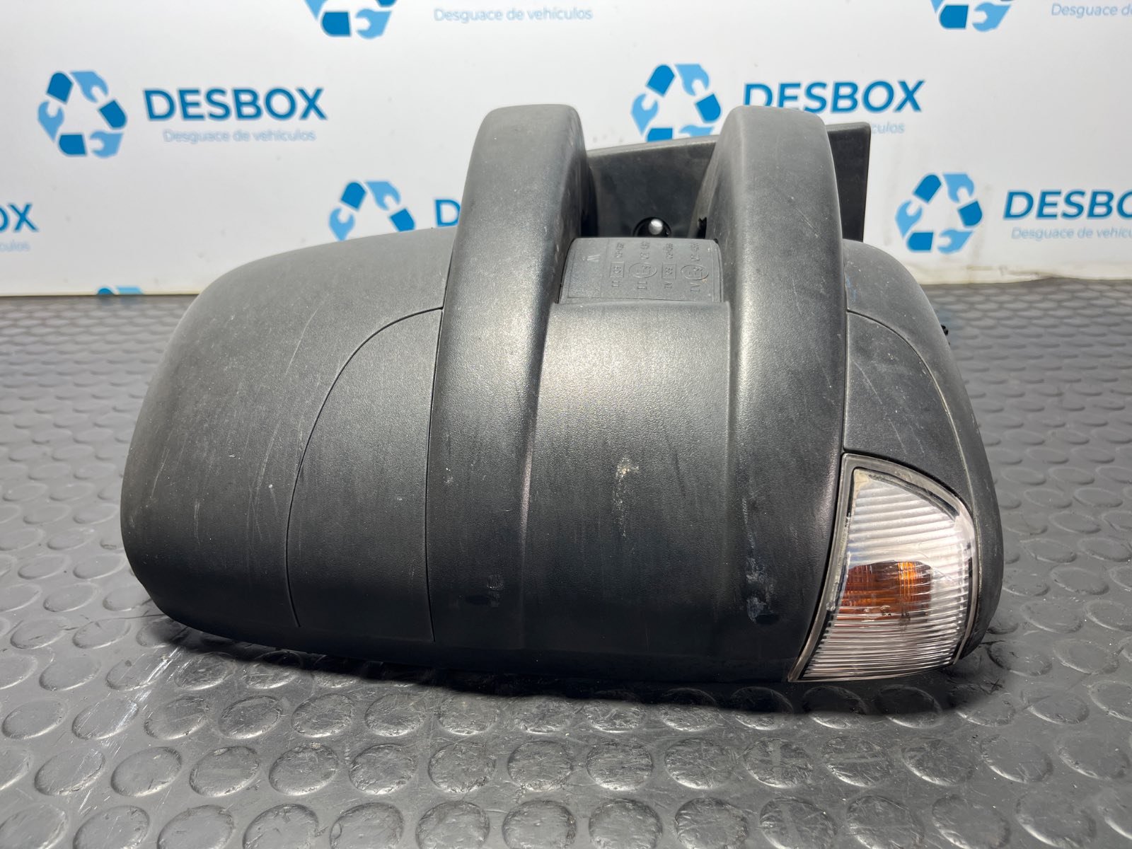 RETROVISOR DERECHO IVECO DAILY VI Caja/Chasis - recambio desguace - vista 3