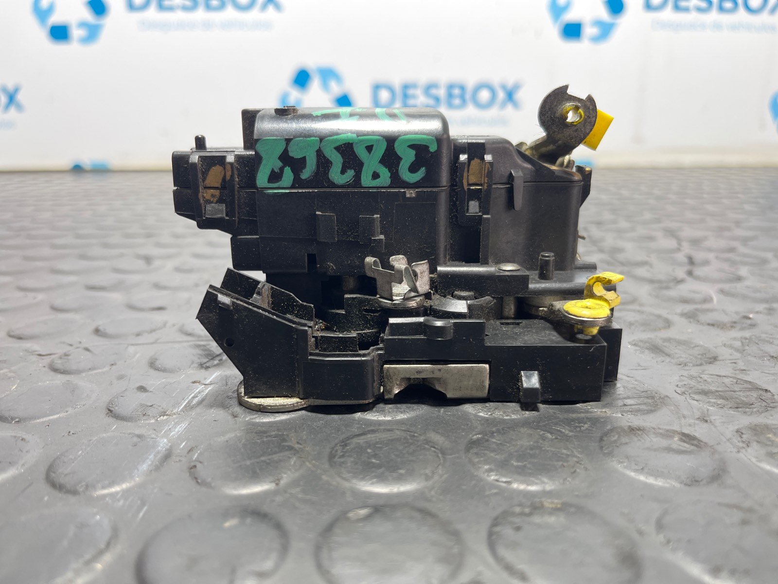 CERRADURA PUERTA DELANTERA IZQUIERDA IVECO DAILY VI Caja/Chasis - recambio desguace