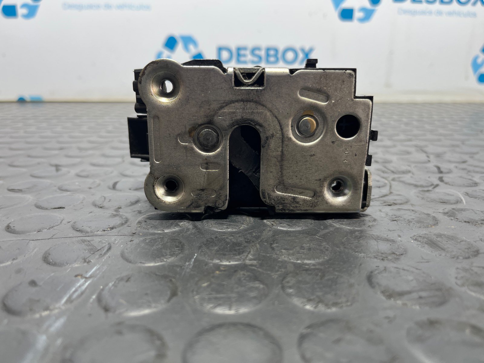 CERRADURA PUERTA DELANTERA IZQUIERDA IVECO DAILY VI Caja/Chasis - recambio desguace - vista 3