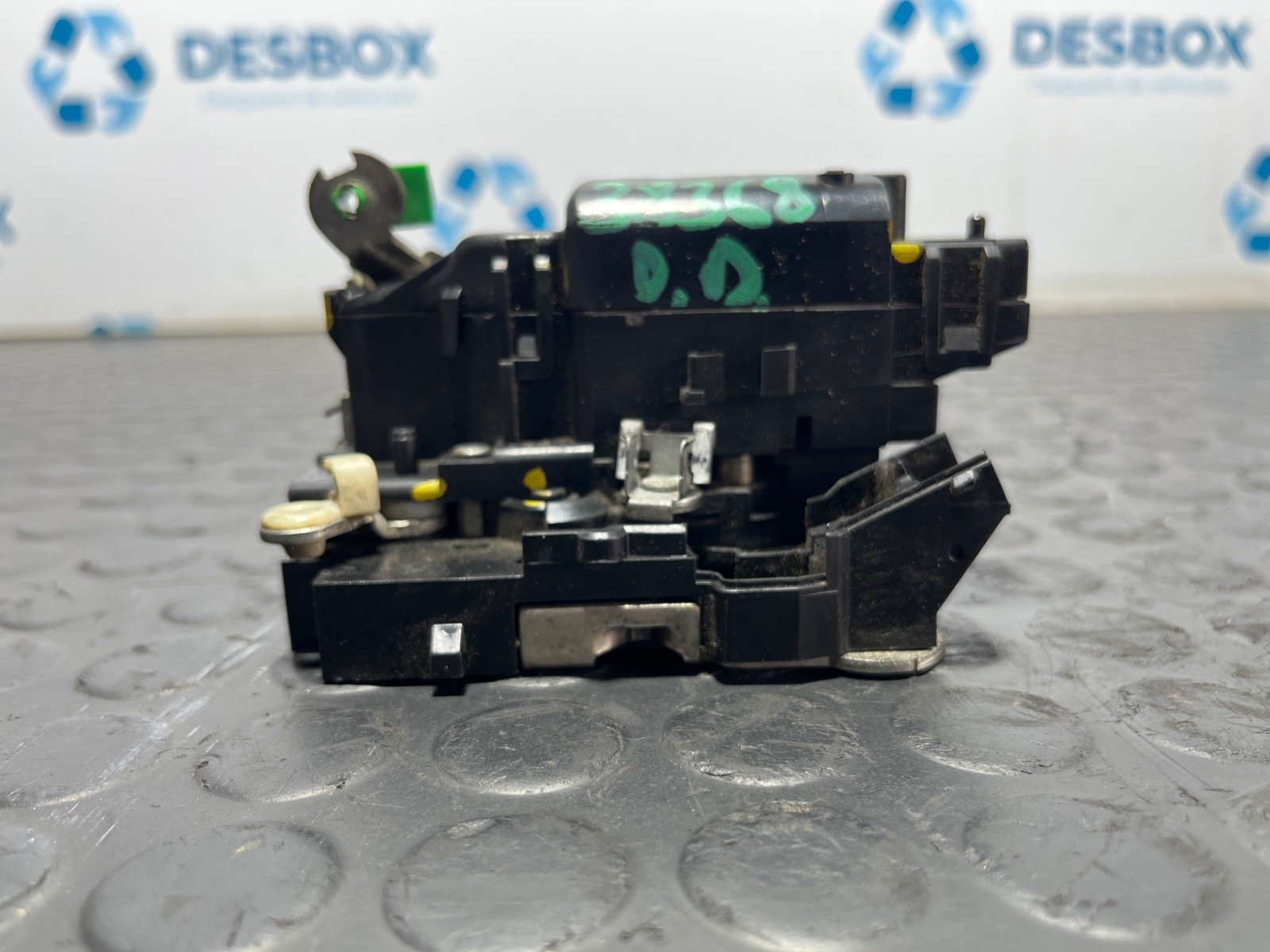 CERRADURA PUERTA DELANTERA DERECHA IVECO DAILY VI Caja/Chasis - recambio desguace
