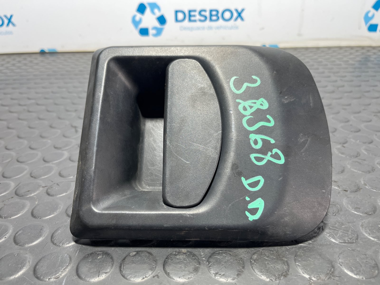 MANETA DELANTERA DERECHA IVECO DAILY VI Caja/Chasis - recambio desguace
