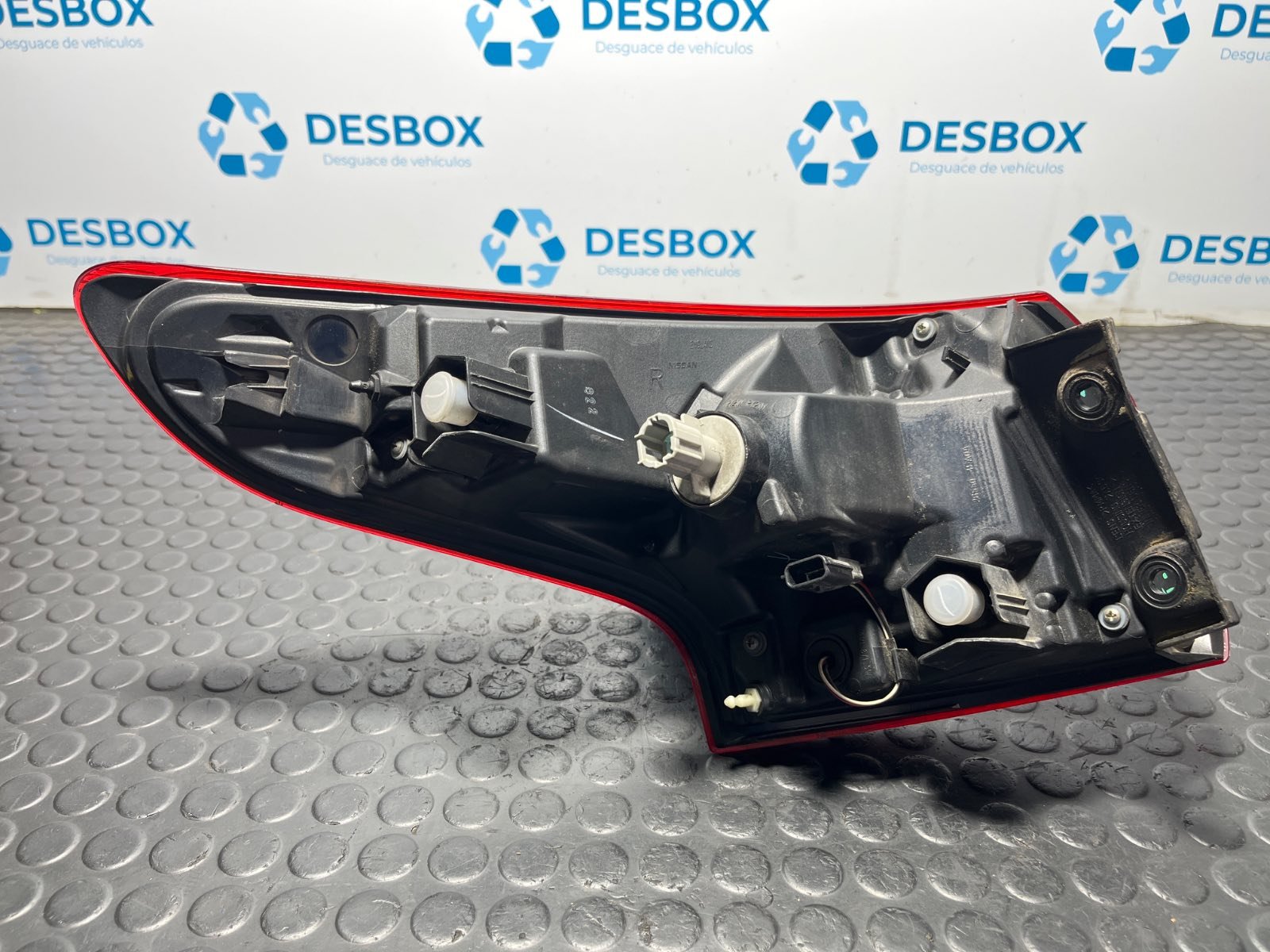 PILOTO TRASERO DERECHO NISSAN QASHQAI (J11) - recambio desguace - vista 2