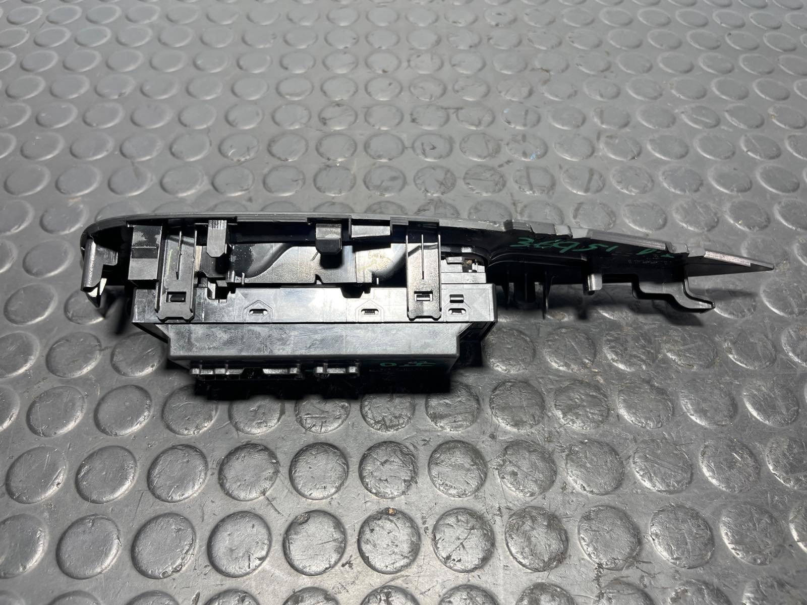 MANDO ELEVALUNAS DELANTERO IZQUIERDO NISSAN QASHQAI (J11) - recambio desguace - vista 3