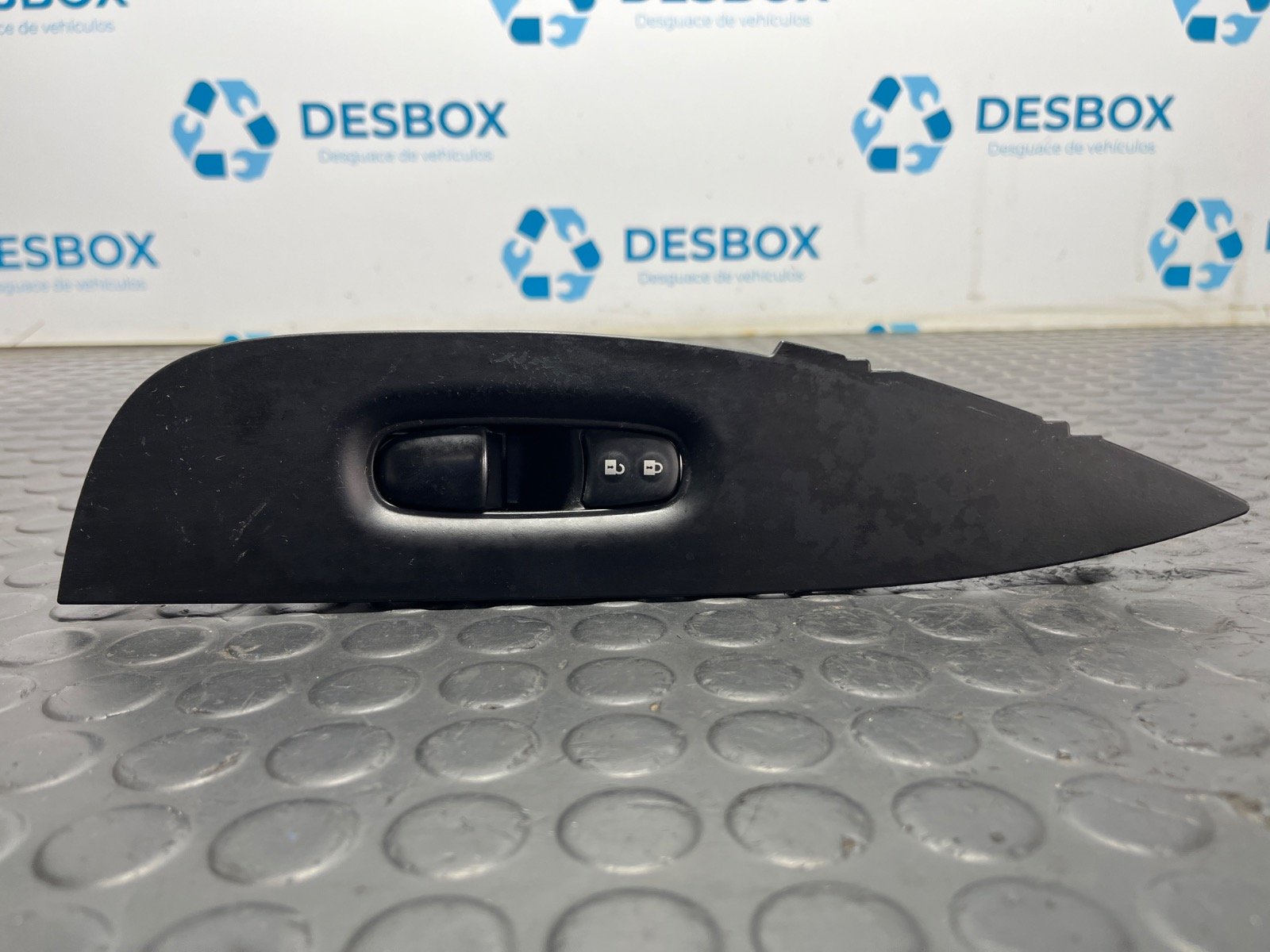 MANDO ELEVALUNAS DELANTERO DERECHO NISSAN QASHQAI (J11) - recambio desguace