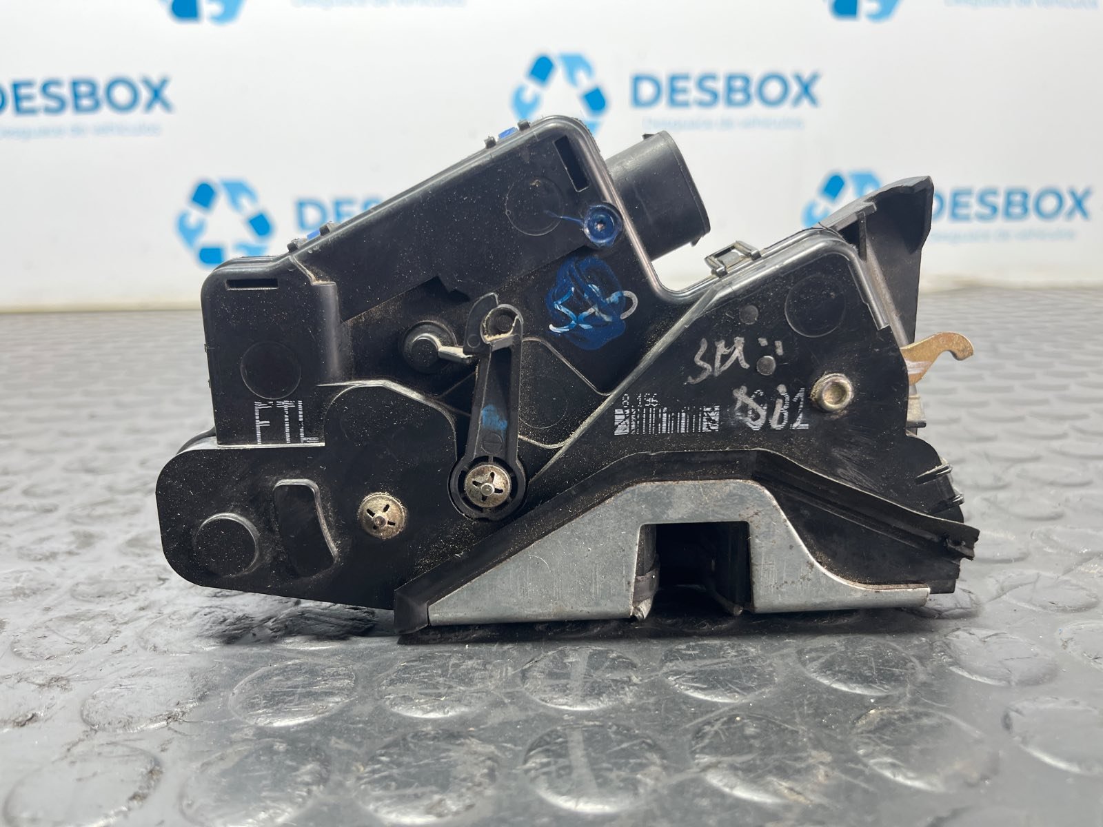 CERRADURA PUERTA DELANTERA IZQUIERDA BMW SERIE 3 BERLINA (E46) - recambio desguace - vista 3