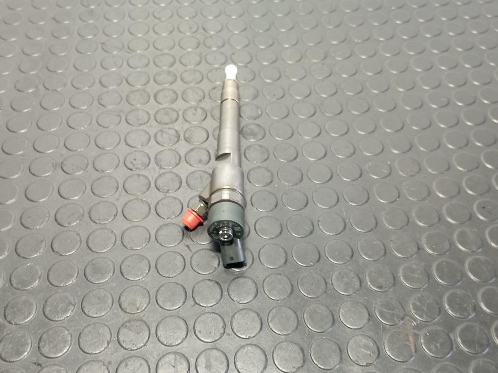 INYECTOR IVECO DAILY VI Caja/Chasis - recambio desguace - vista 3