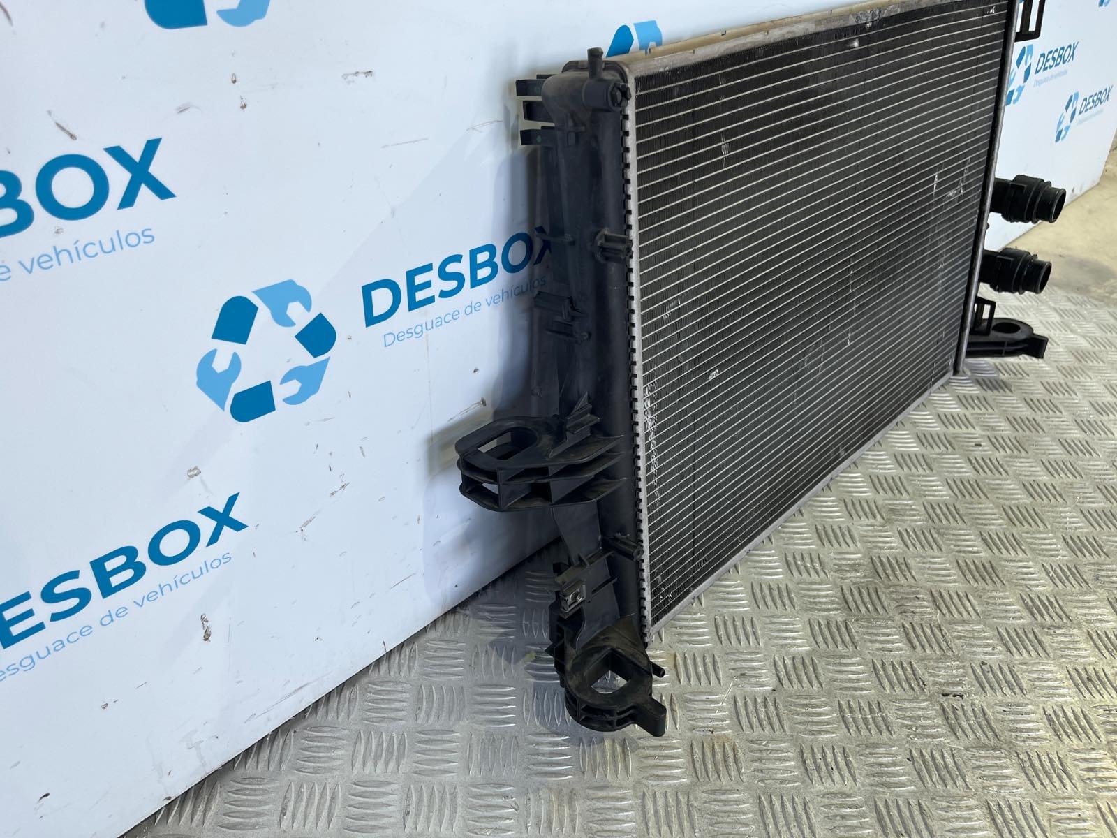 RADIADOR AGUA IVECO DAILY VI Caja/Chasis - recambio desguace - vista 5