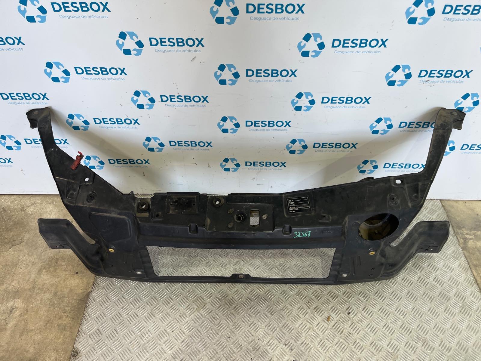 PANEL FRONTAL IVECO DAILY VI Caja/Chasis - recambio desguace - vista 2