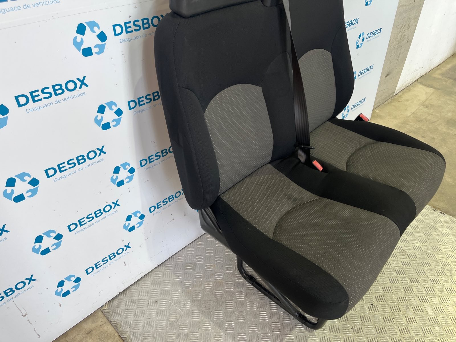 ASIENTO DELANTERO DERECHO IVECO DAILY VI Caja/Chasis - recambio desguace - vista 5