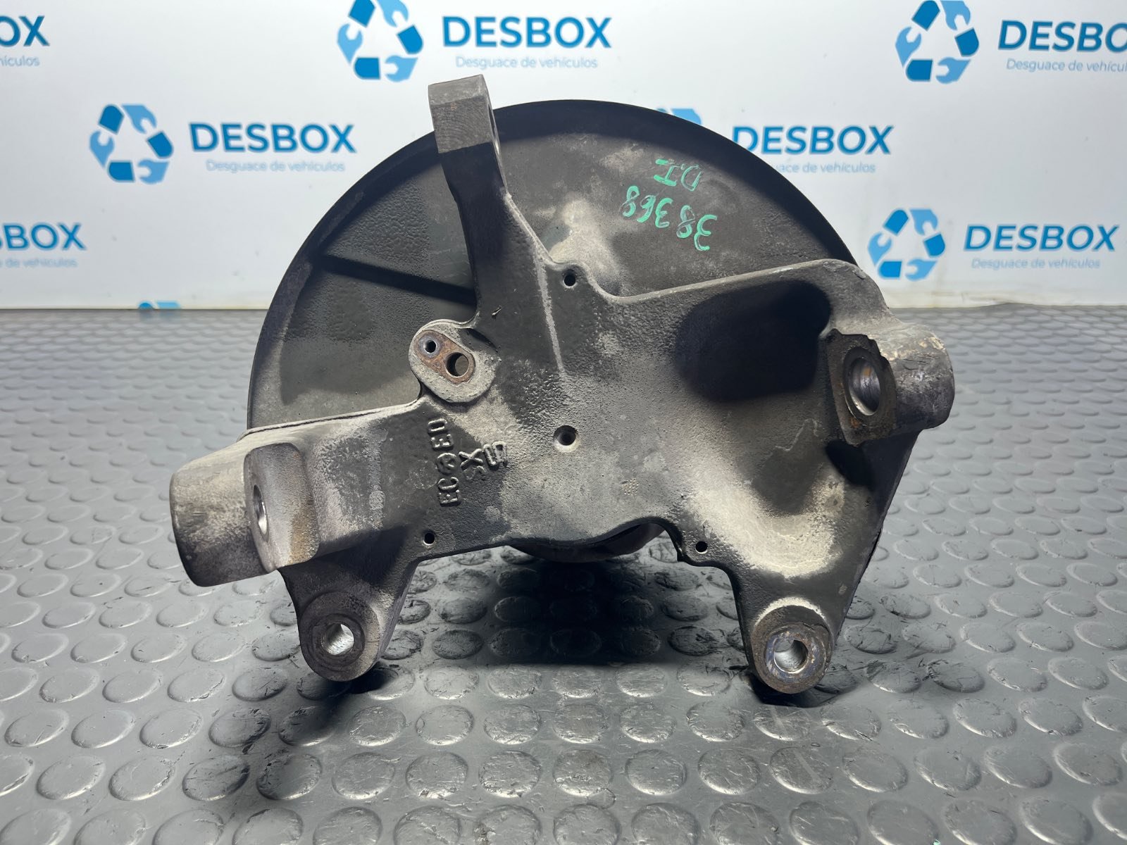 MANGUETA DELANTERA IZQUIERDA IVECO DAILY VI Caja/Chasis - recambio desguace