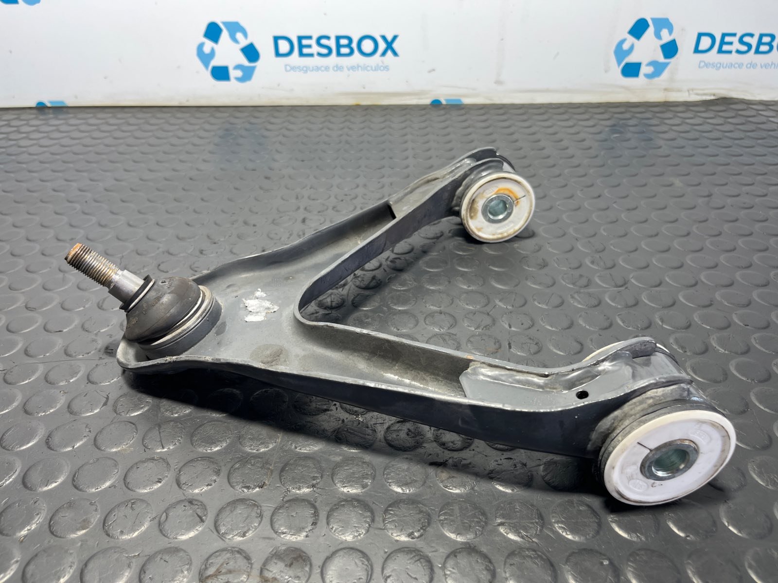 BRAZO IZQUIERDO SUPERIOR DELANTERO IVECO DAILY VI Caja/Chasis - recambio desguace - vista 2
