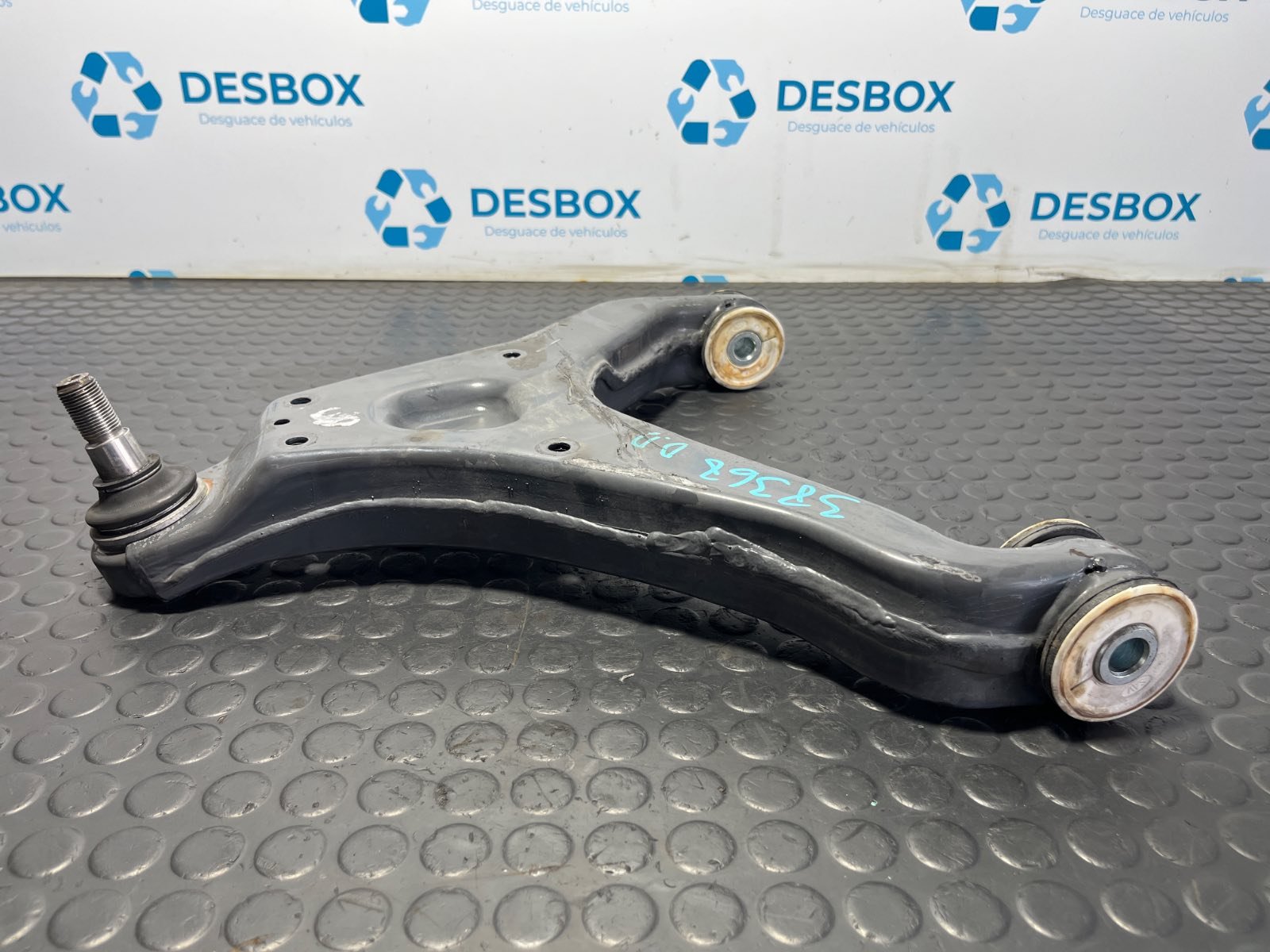 BRAZO DERECHO INFERIOR DELANTERO IVECO DAILY VI Caja/Chasis - recambio desguace - vista 3