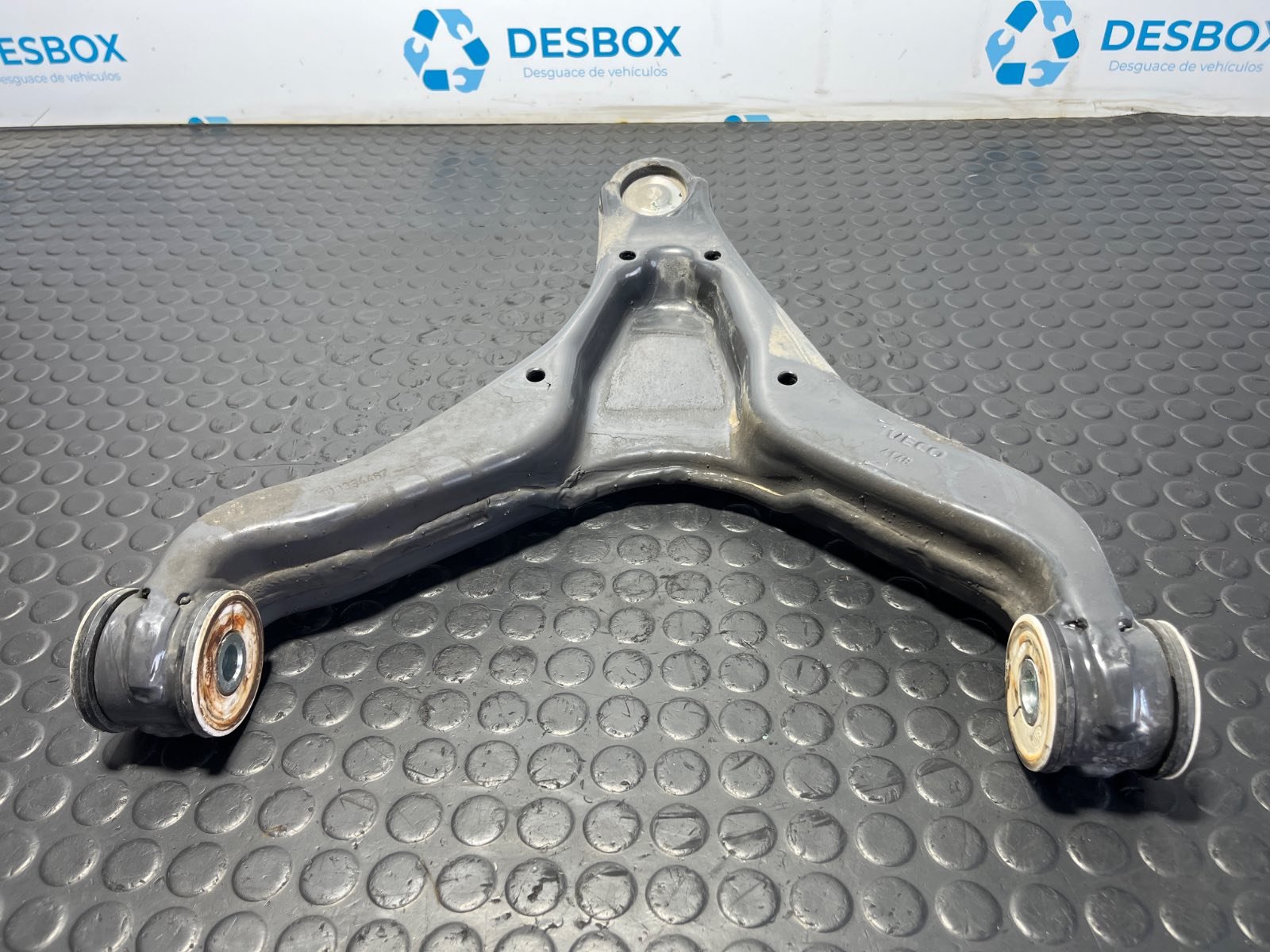 BRAZO IZQUIERDO INFERIOR DELANTERO IVECO DAILY VI Caja/Chasis - recambio desguace - vista 4