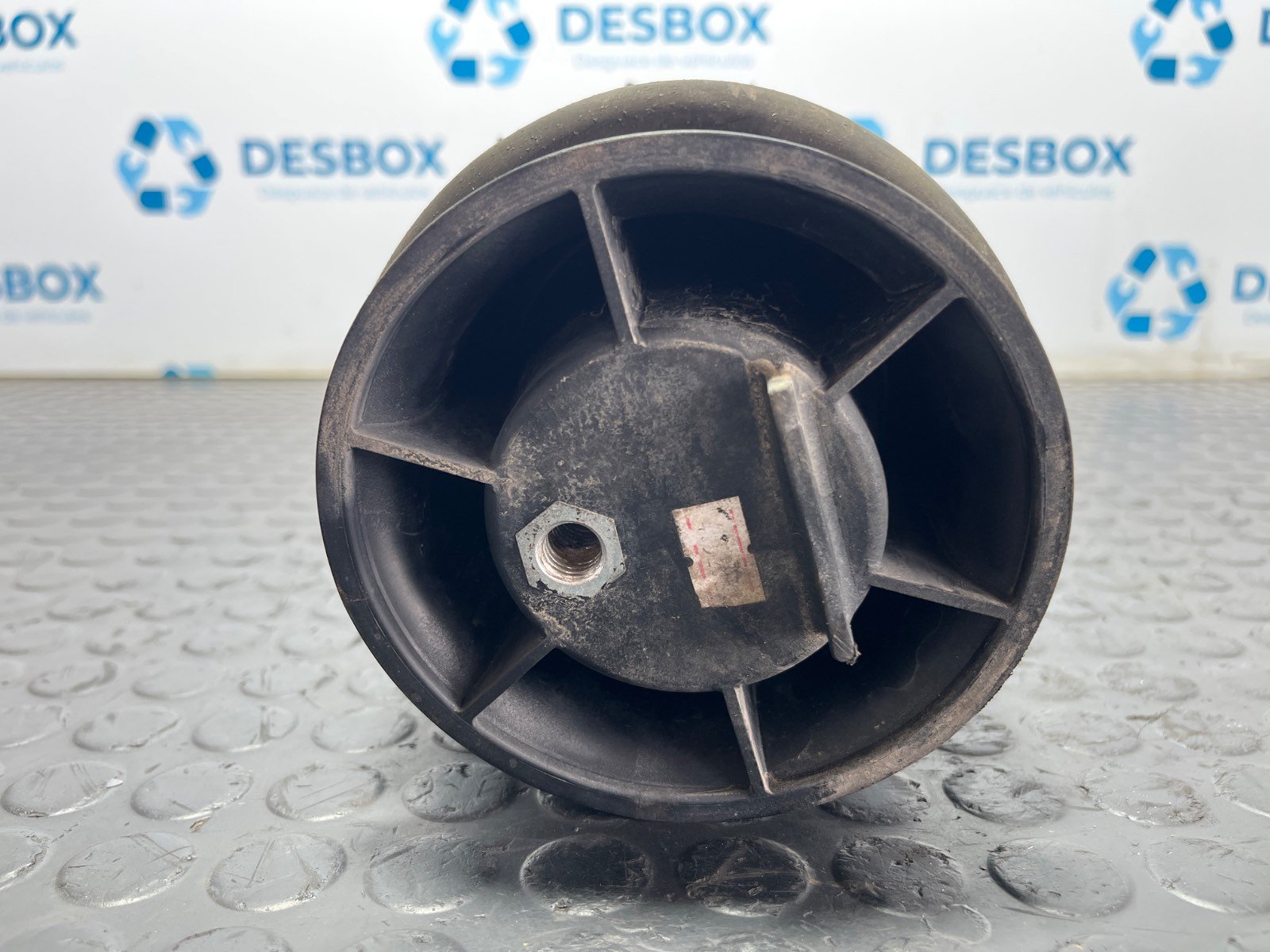 BALONA NEUMATICA TRASERA DERECHA IVECO DAILY VI Caja/Chasis - recambio desguace - vista 2