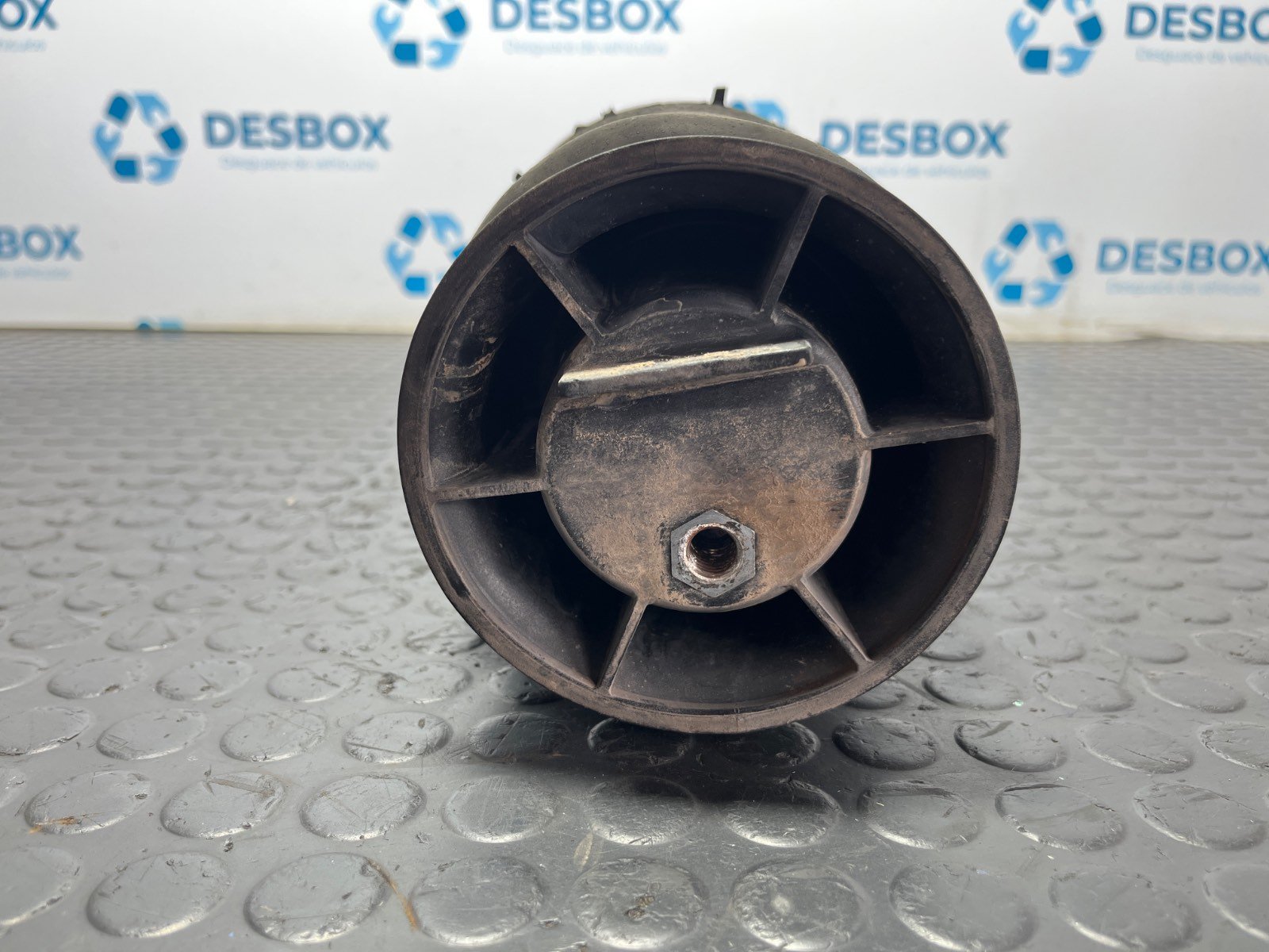 BALONA NEUMATICA TRASERA IZQUIERDA IVECO DAILY VI Caja/Chasis - recambio desguace - vista 2