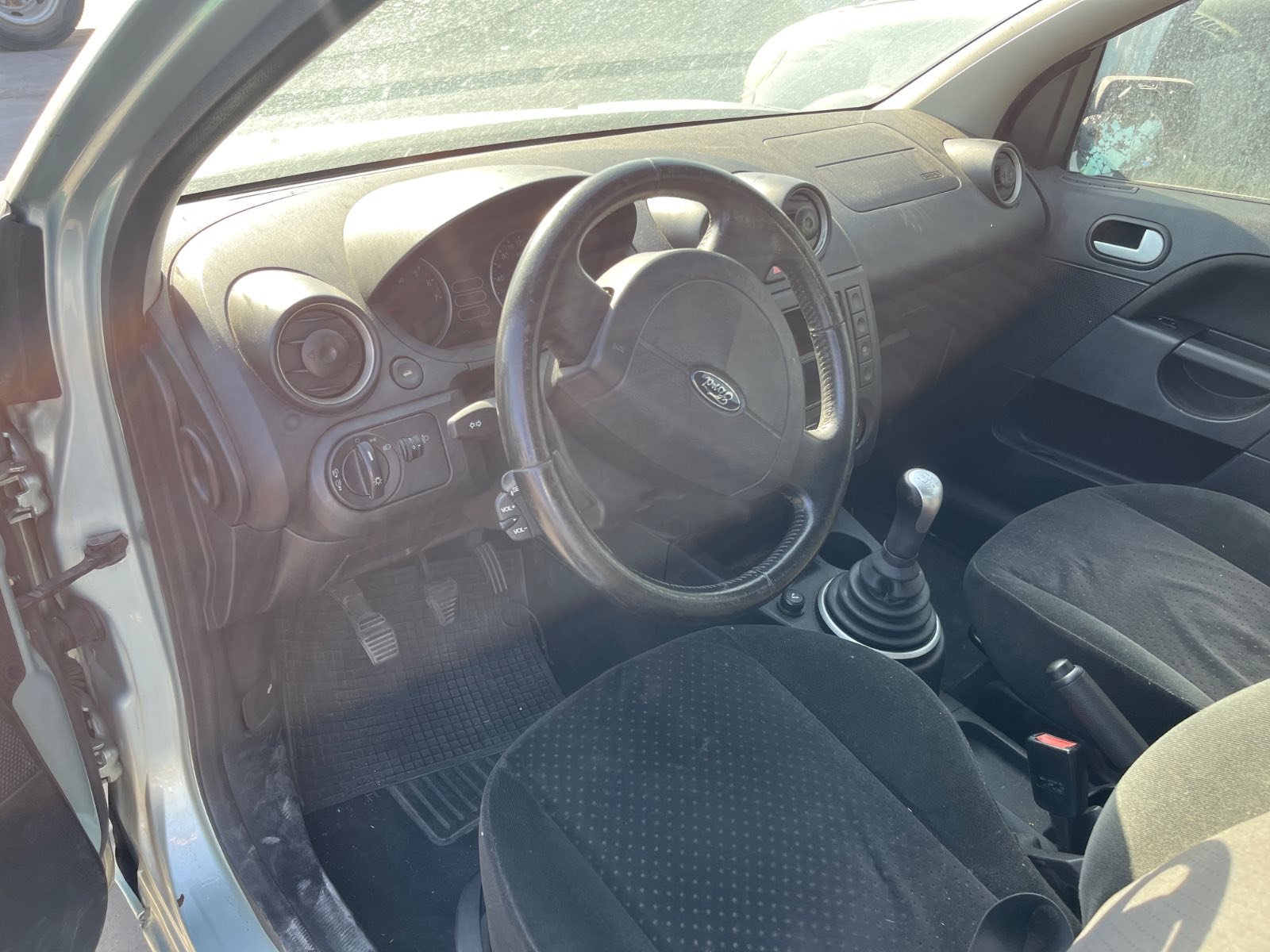 AMORTIGUADORES MALETERO / PORTON FORD FIESTA (CBK) - recambio desguace - vista 4