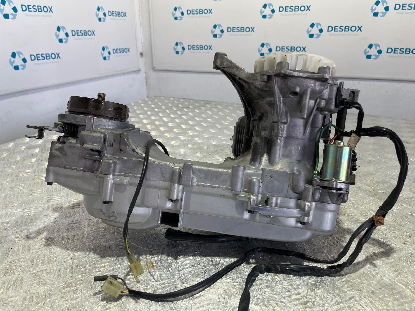 MOTOR  PEUGEOT TREKKER / TKR - recambio desguace - vista 3