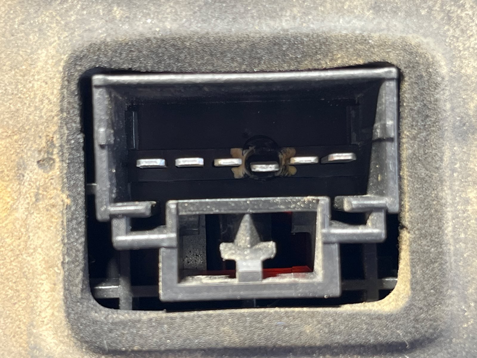 PILOTO TRASERO IZQUIERDO FIAT FIORINO Furgoneta/monovolumen - recambio desguace - vista 5