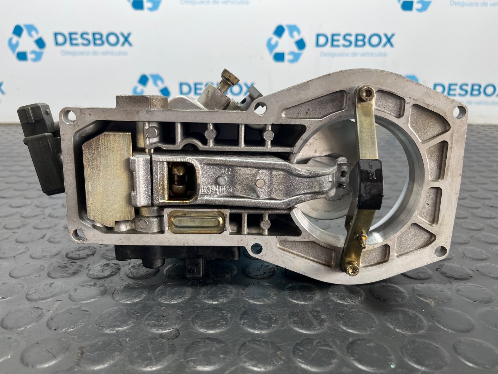 CABEZAL INYECCION AUDI 100 C4 Sedán - recambio desguace - vista 2