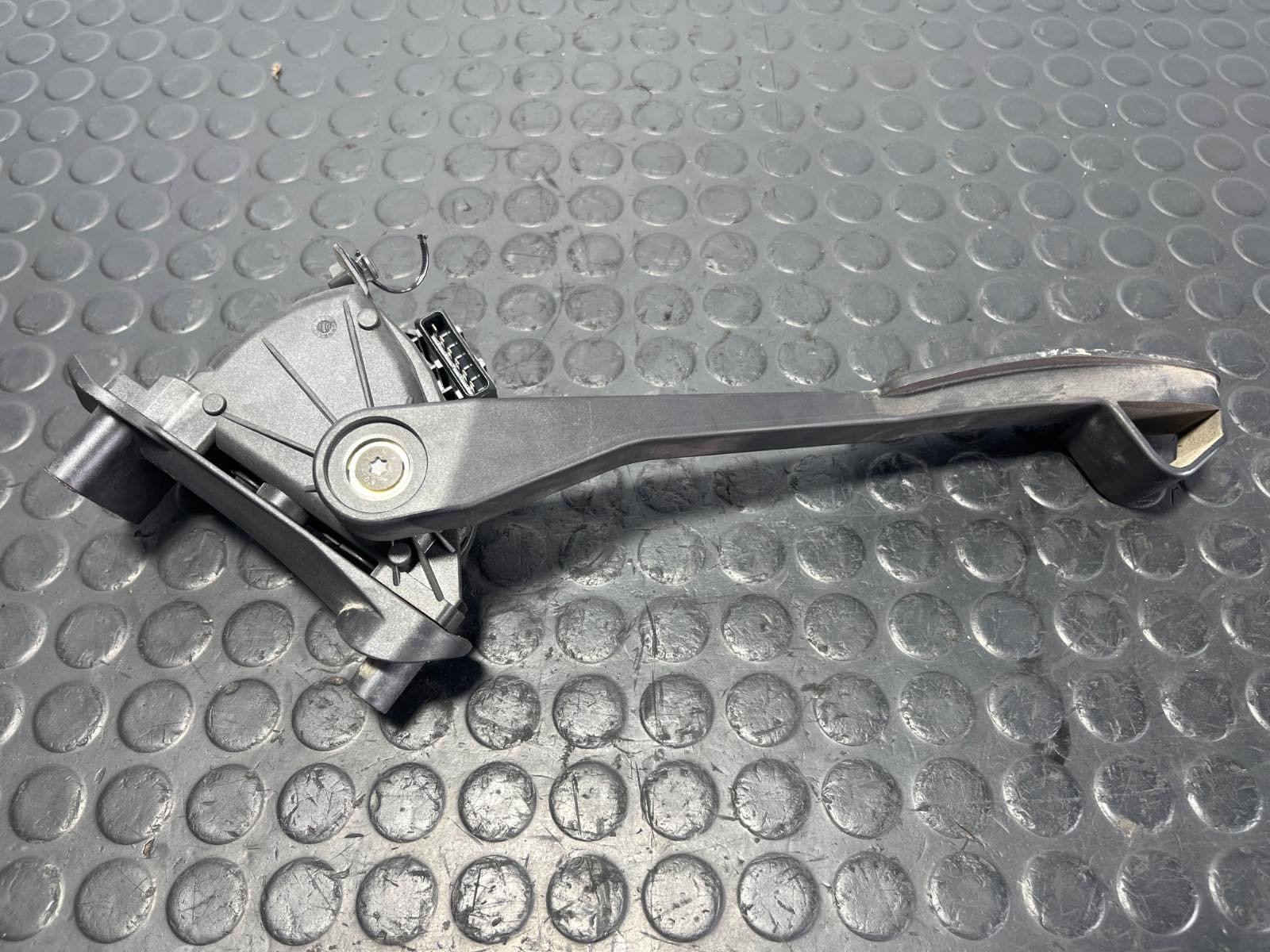 POTENCIOMETRO PEDAL VOLVO S60 BERLINA - recambio desguace - vista 4
