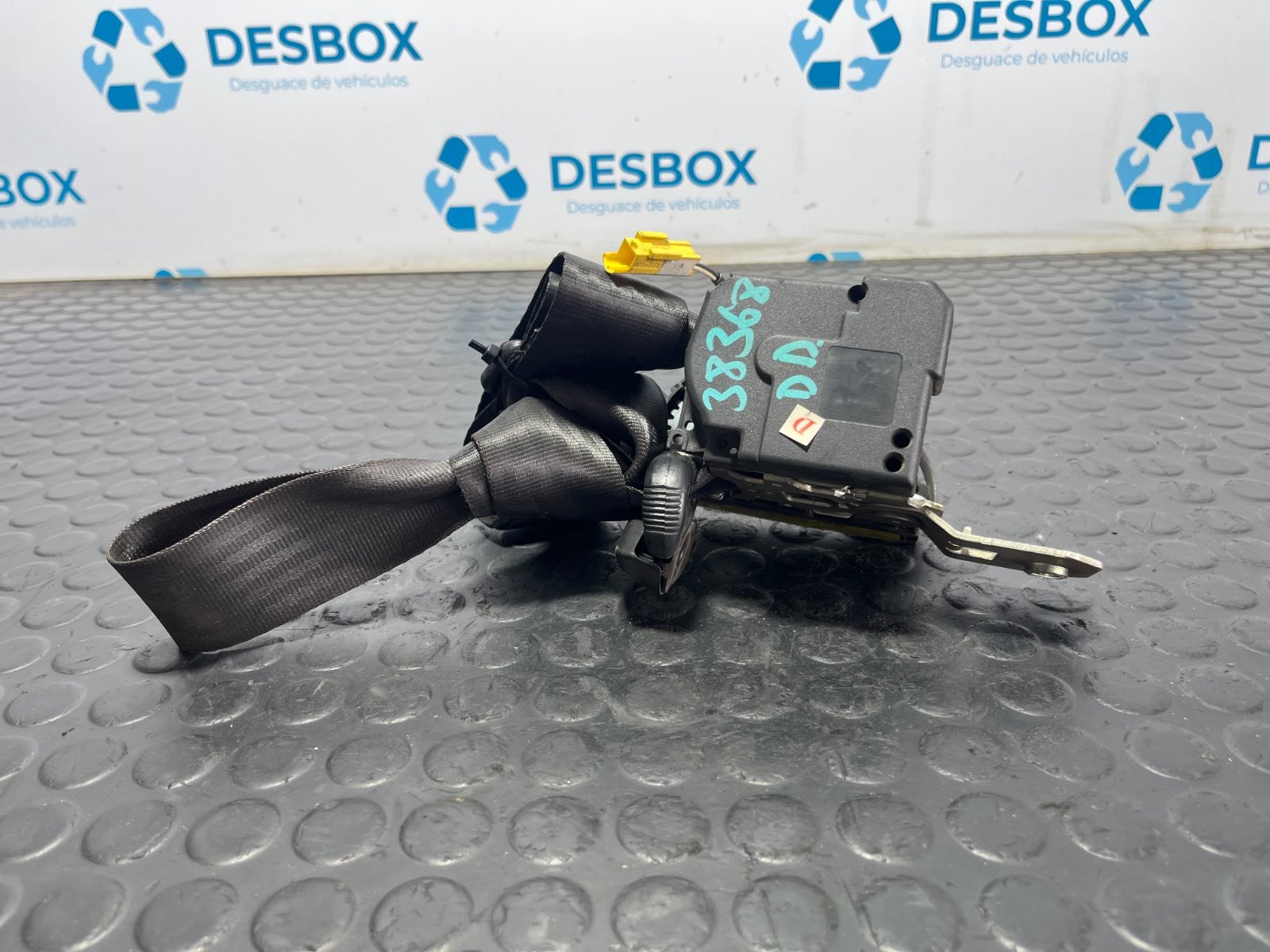 CINTURON DELANTERO DERECHO IVECO DAILY VI Caja/Chasis - recambio desguace