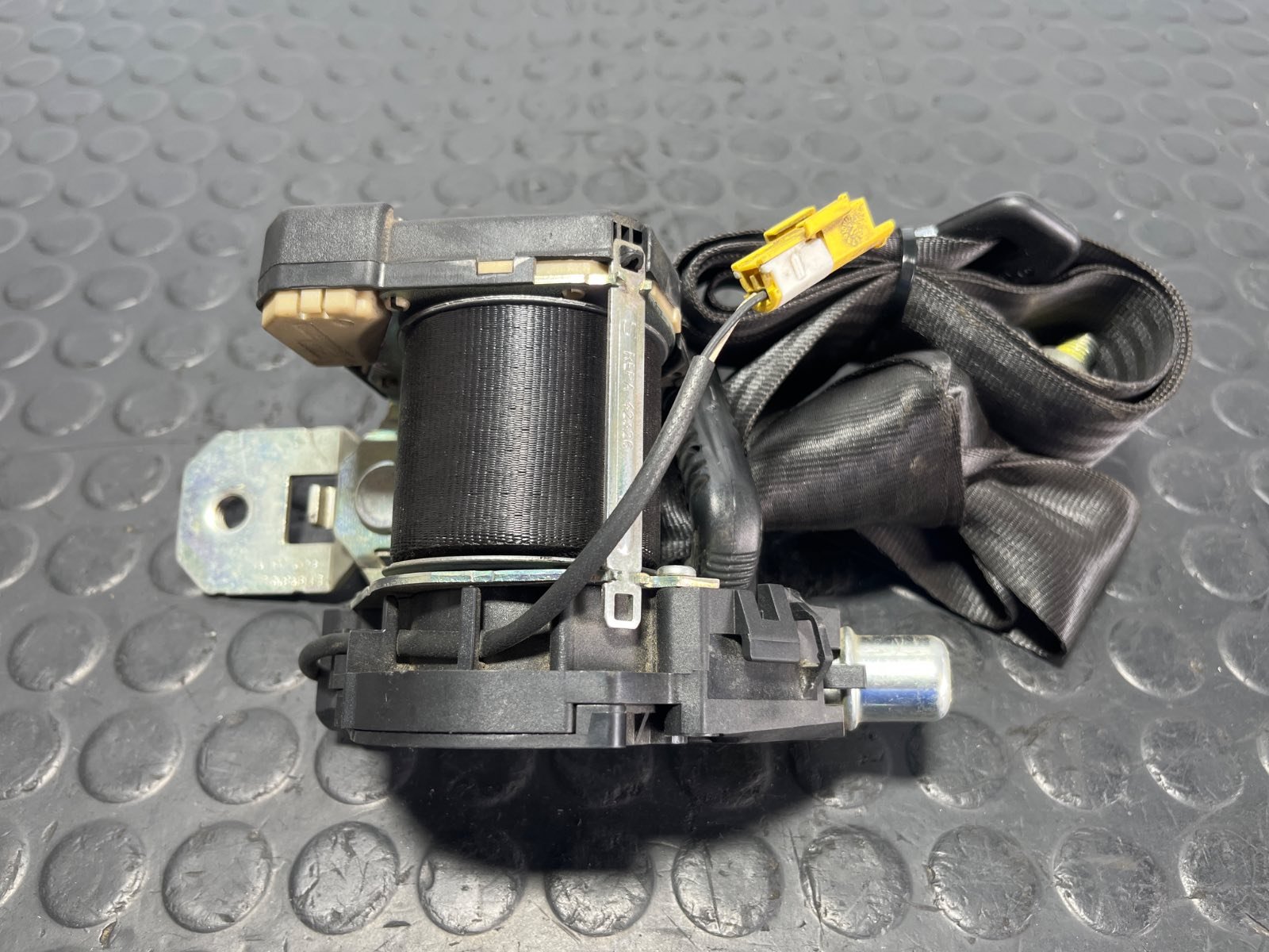 CINTURON DELANTERO DERECHO IVECO DAILY VI Caja/Chasis - recambio desguace - vista 4