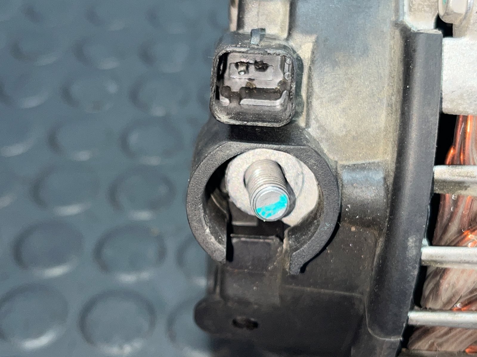 ALTERNADOR CITROEN C4 PICASSO - recambio desguace - vista 5