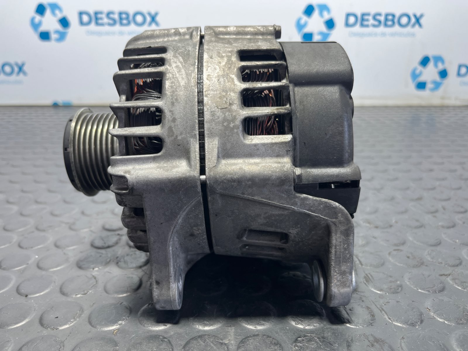 ALTERNADOR IVECO DAILY VI Caja/Chasis - recambio desguace - vista 2
