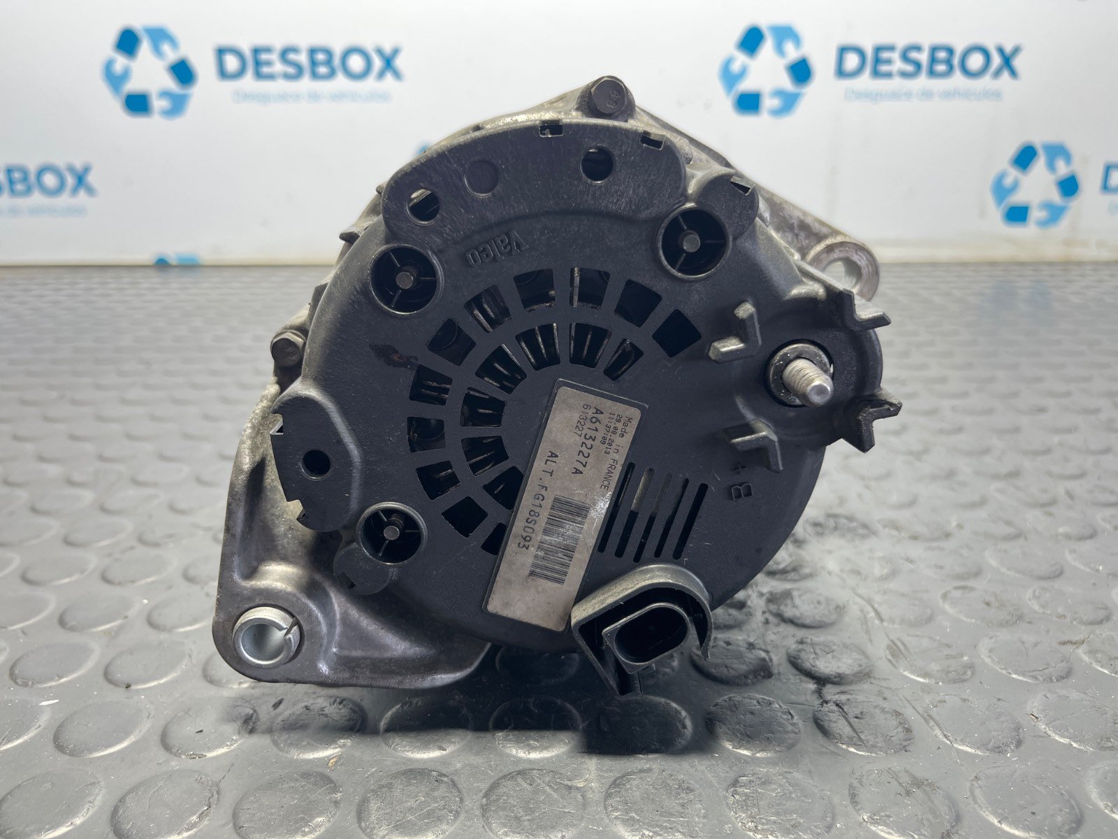 ALTERNADOR IVECO DAILY VI Caja/Chasis - recambio desguace - vista 3