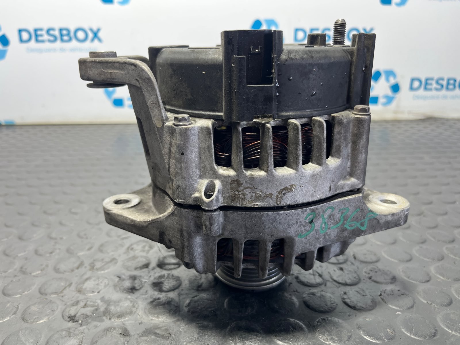 ALTERNADOR IVECO DAILY VI Caja/Chasis - recambio desguace - vista 5