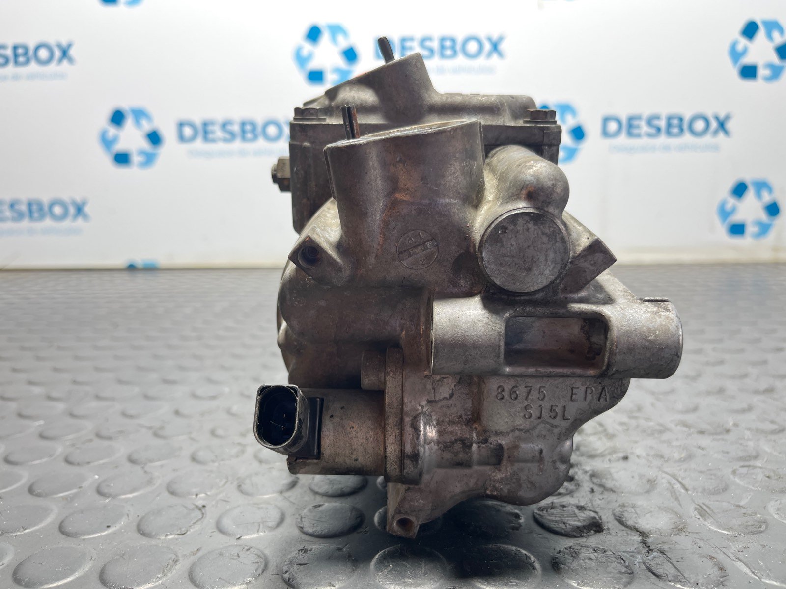 COMPRESOR AIRE ACONDICIONADO VOLKSWAGEN GOLF PLUS (5M1) - recambio desguace - vista 2
