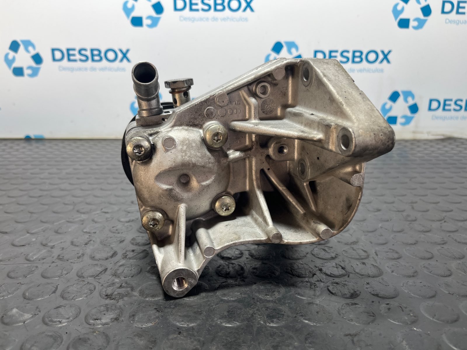 BOMBA DIRECCION IVECO DAILY VI Caja/Chasis - recambio desguace - vista 3