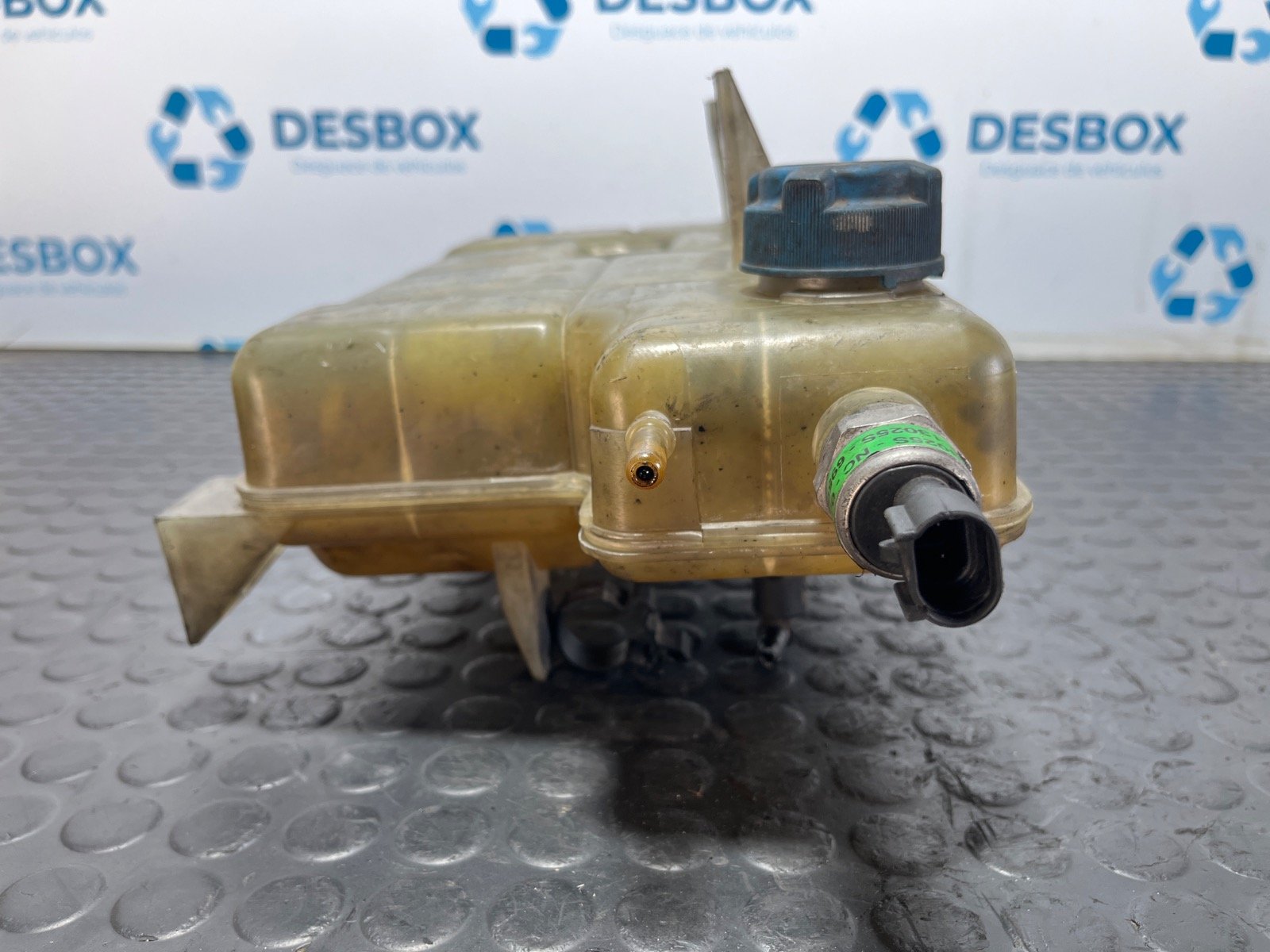 DEPOSITO EXPANSION IVECO DAILY VI Caja/Chasis - recambio desguace - vista 3