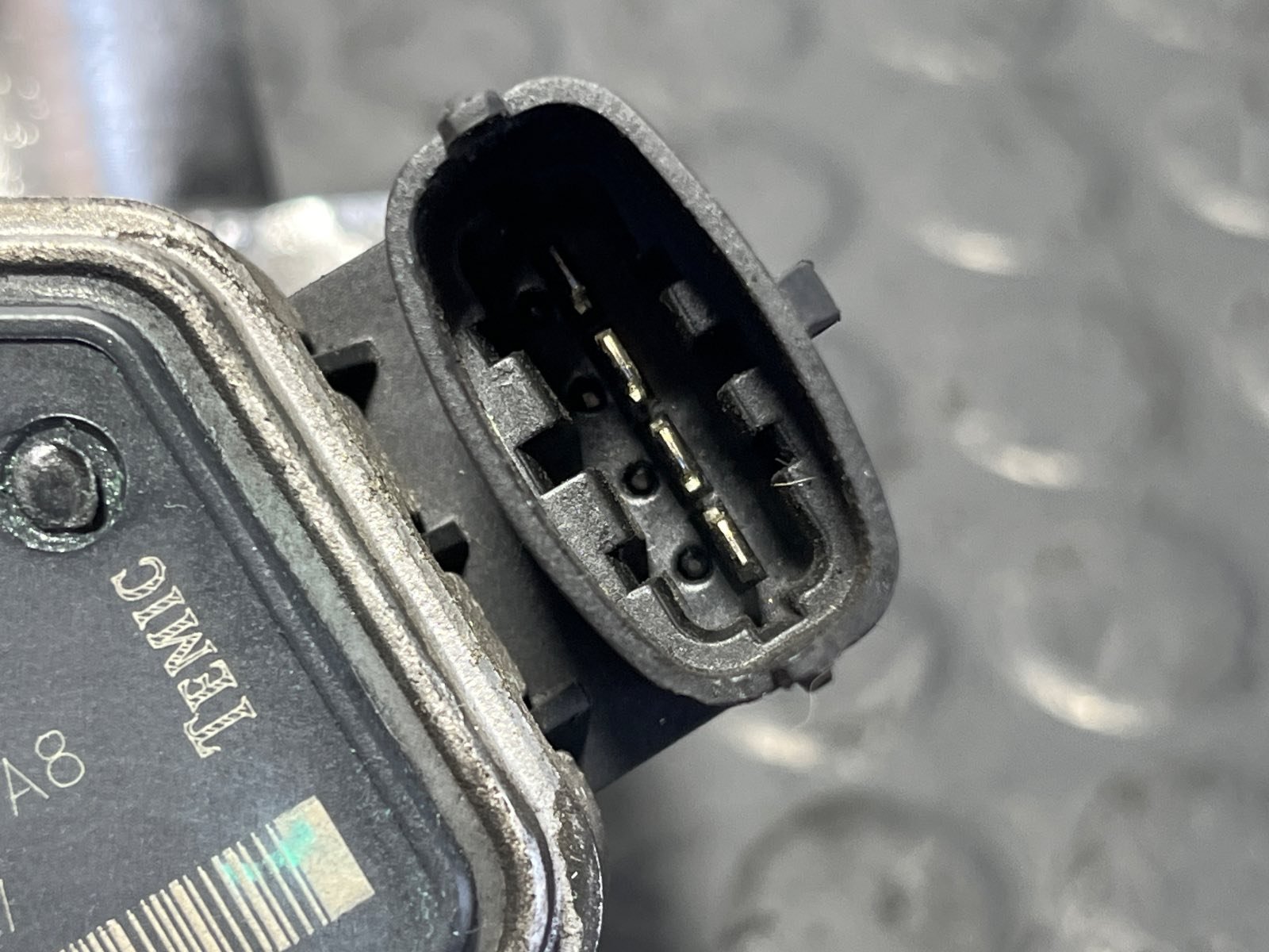VALVULA EGR OPEL VECTRA C BERLINA - recambio desguace - vista 2