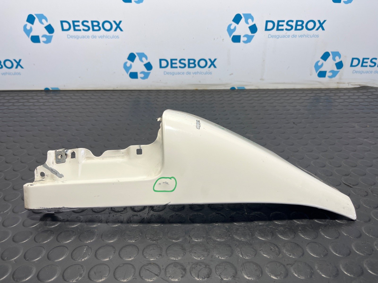 ALETA DELANTERA IZQUIERDA PIAGGIO (VESPA) PORTER Caja/Chasis - recambio desguace