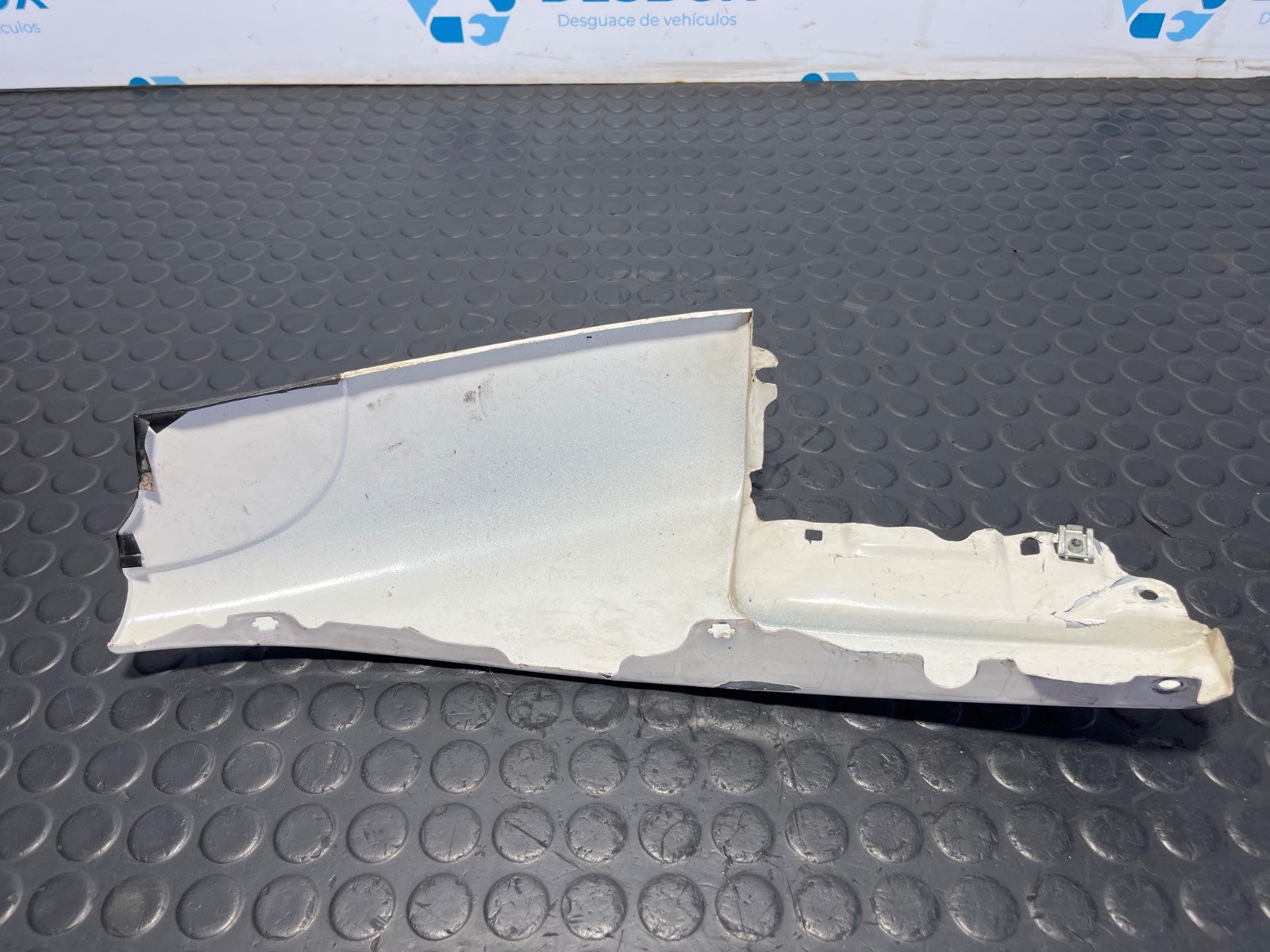 ALETA DELANTERA IZQUIERDA PIAGGIO (VESPA) PORTER Caja/Chasis - recambio desguace - vista 5