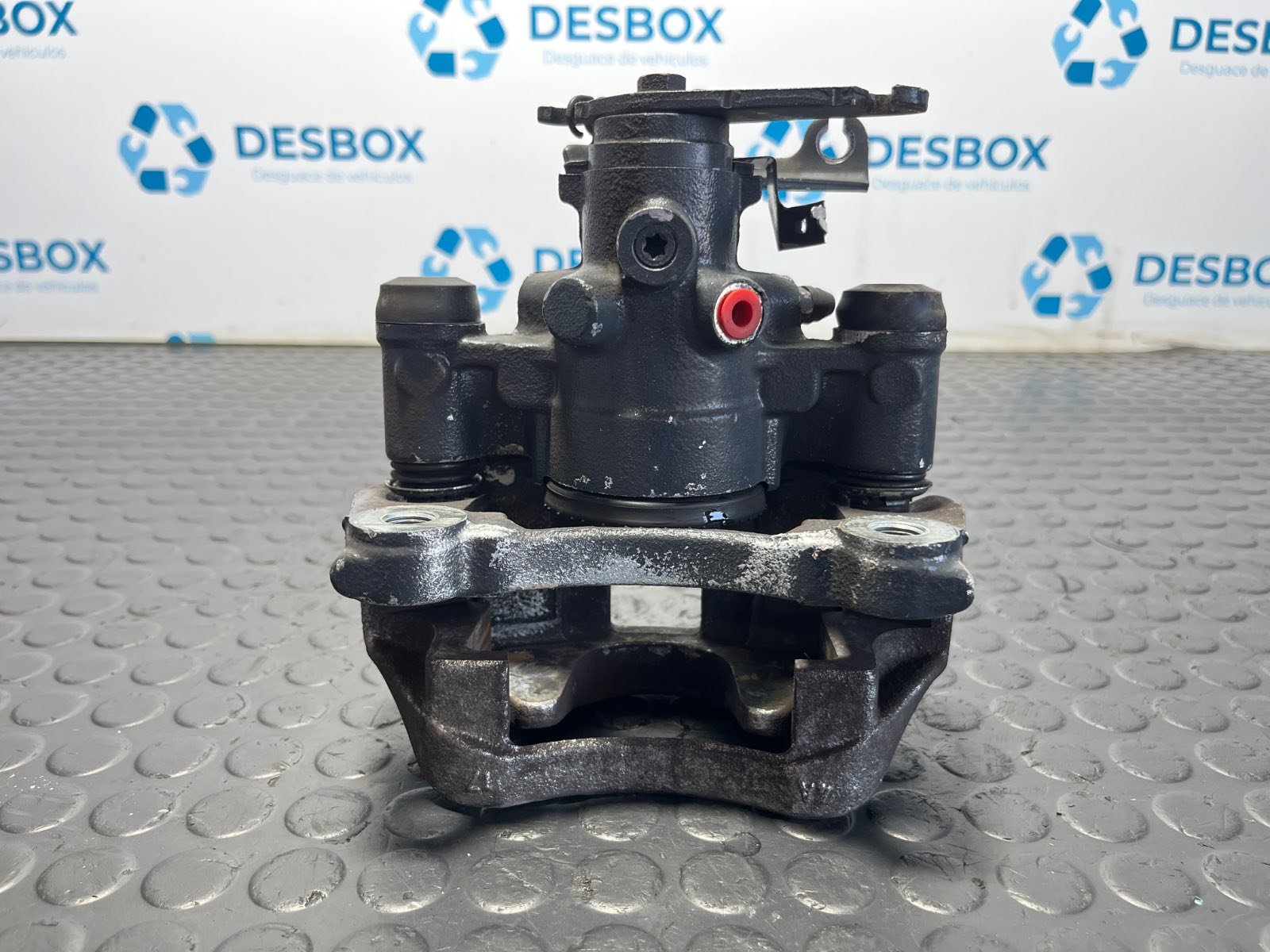PINZA DE FRENO TRASERA IZQUIERDA IVECO DAILY VI Caja/Chasis - recambio desguace - vista 4