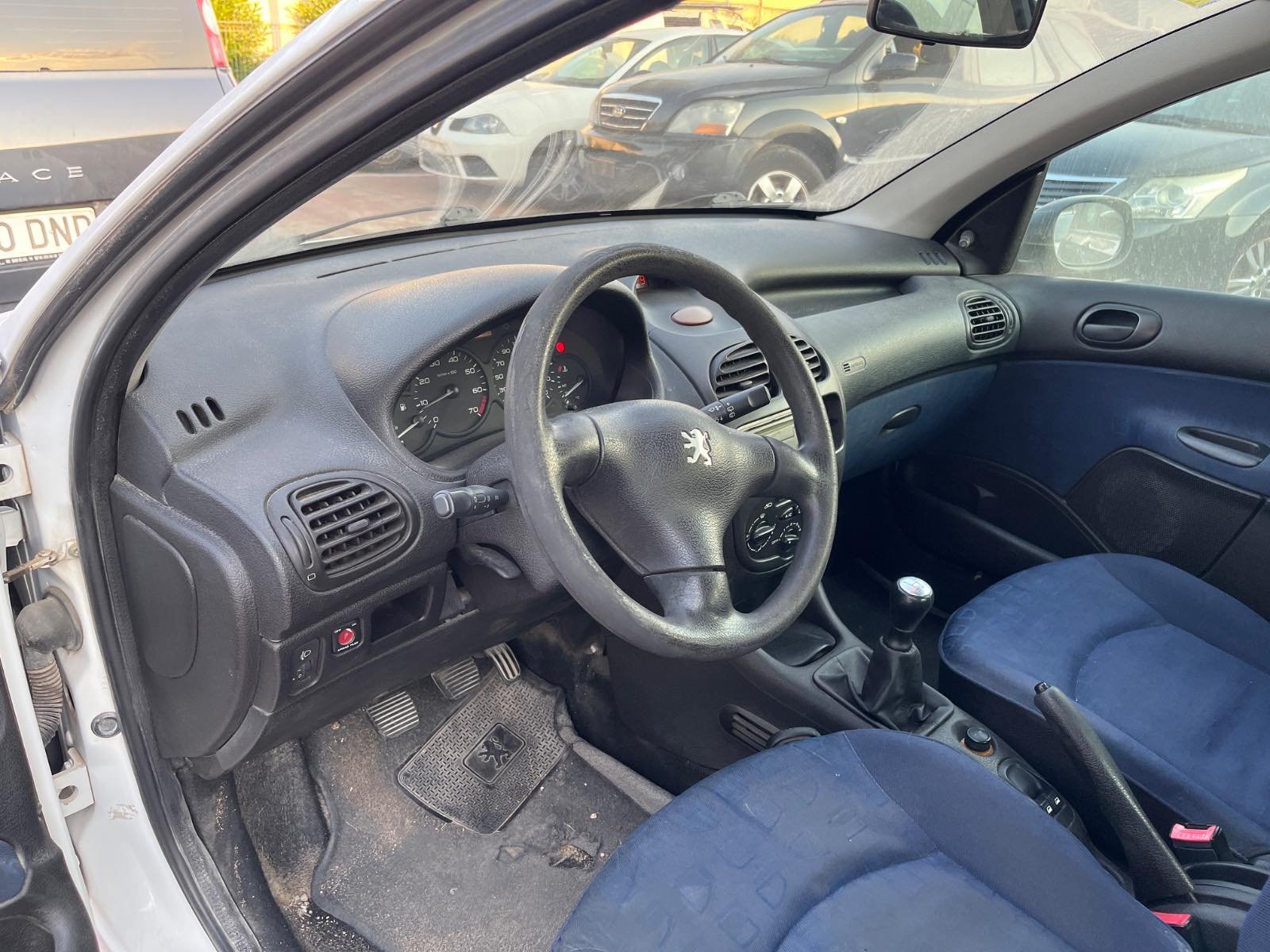 PUERTA TRASERA IZQUIERDA PEUGEOT 206 BERLINA - recambio desguace - vista 4