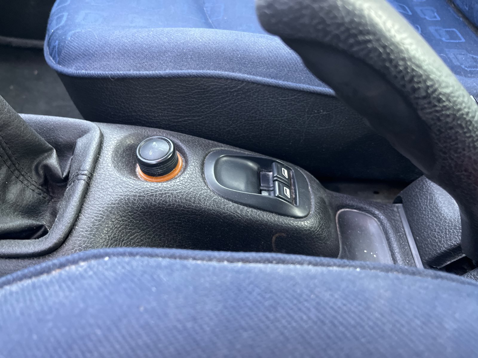 PUERTA TRASERA IZQUIERDA PEUGEOT 206 BERLINA - recambio desguace - vista 6